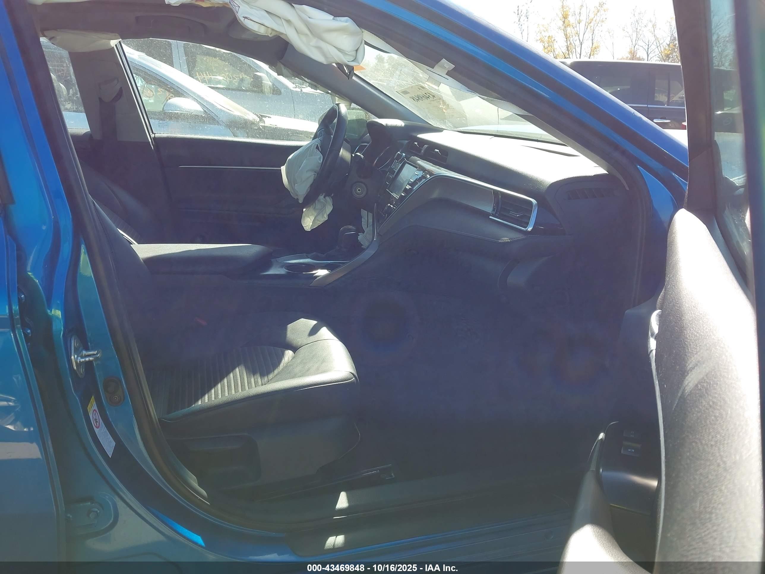 TOYOTA CAMRY image 5