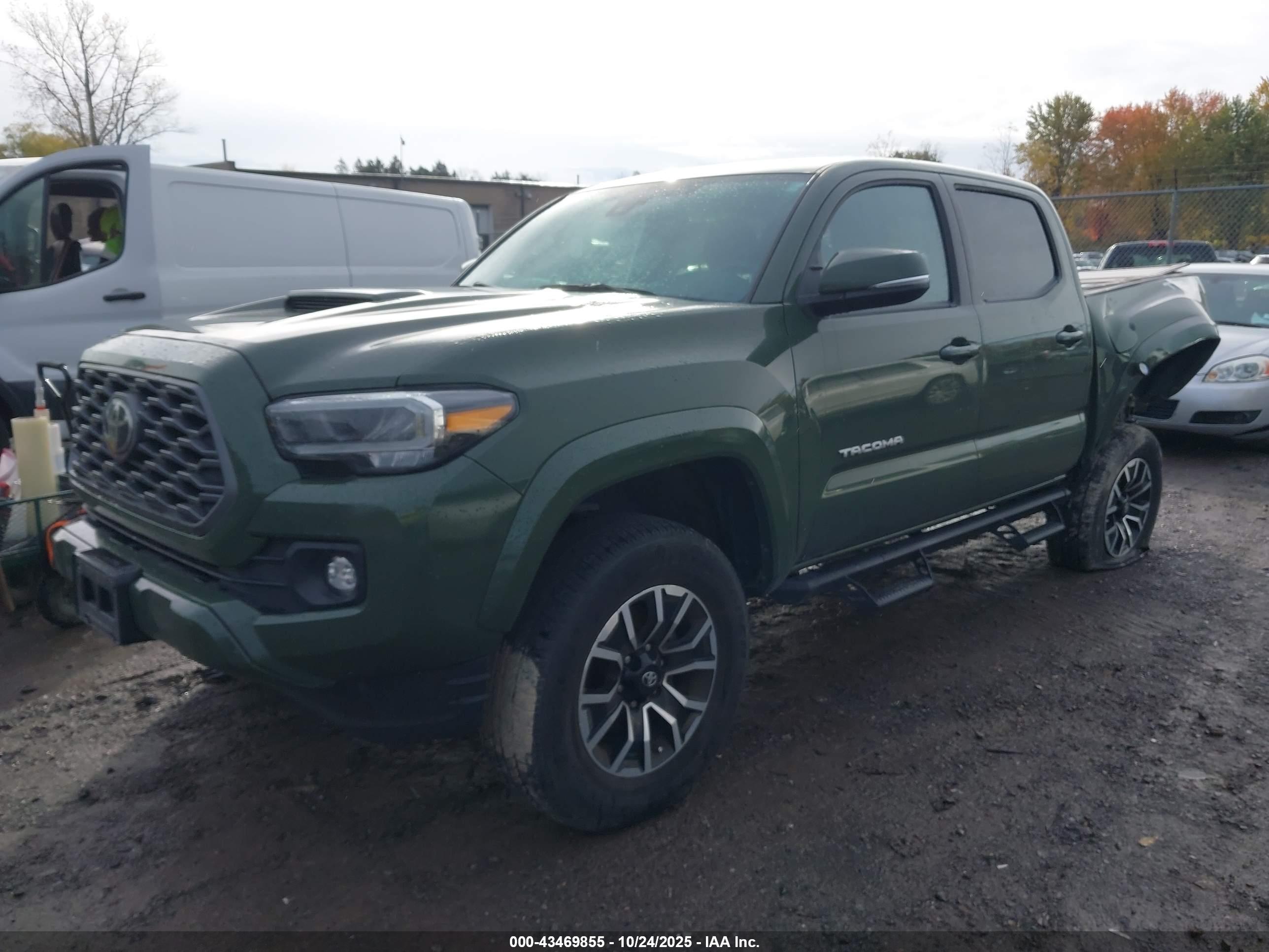 TOYOTA TACOMA image 2