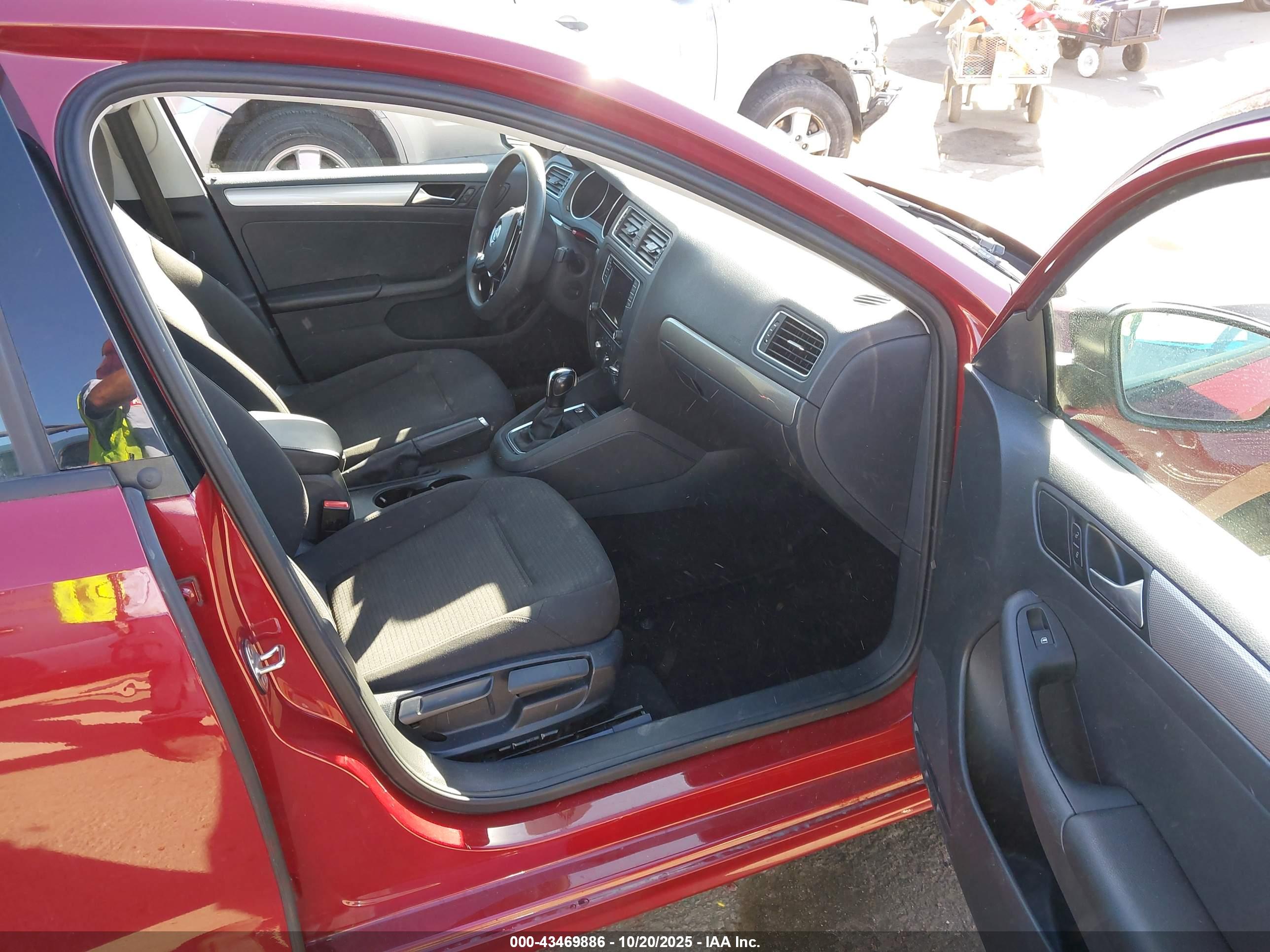 VOLKSWAGEN JETTA image 5