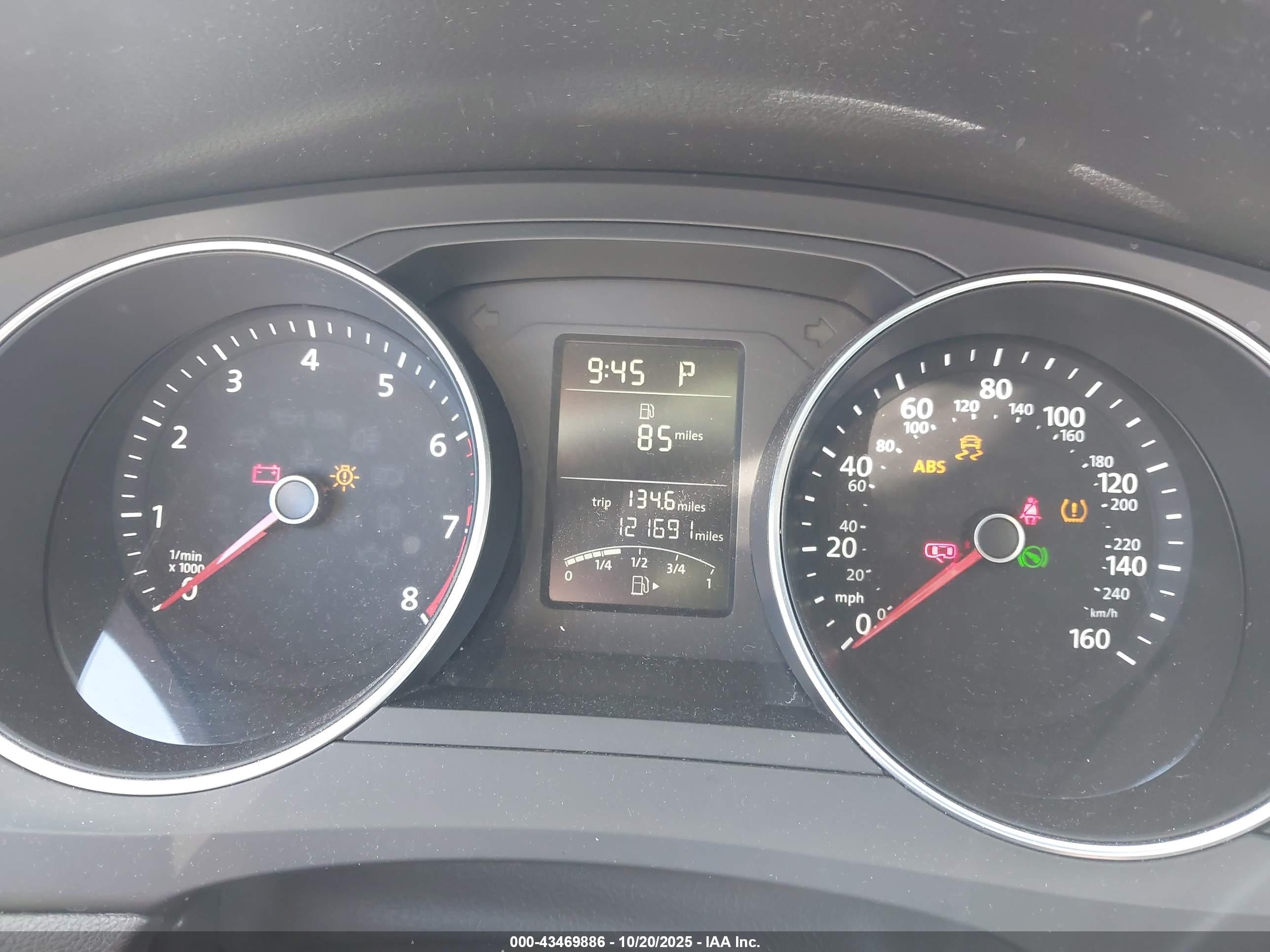 VOLKSWAGEN JETTA image 7
