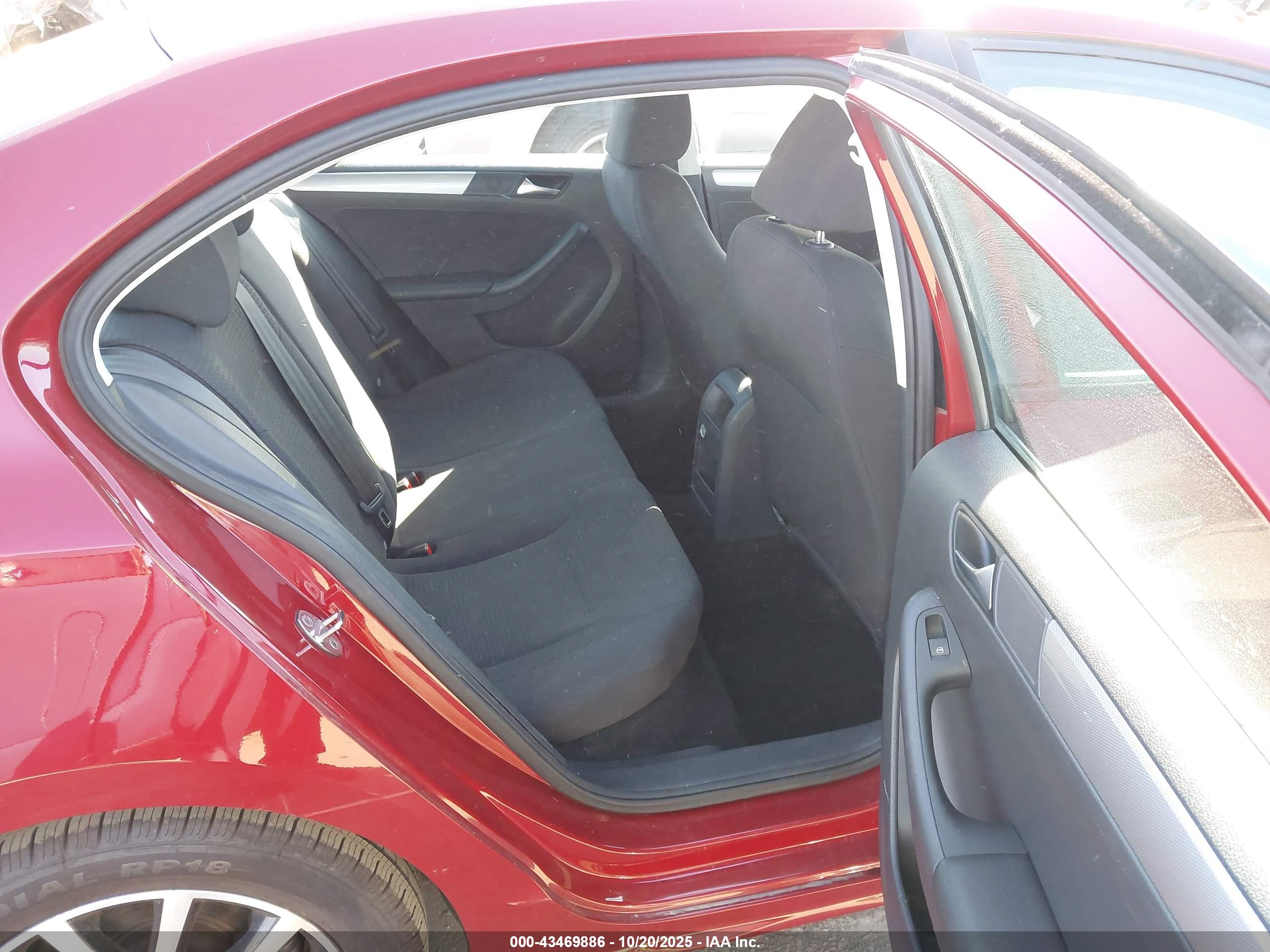 VOLKSWAGEN JETTA image 8