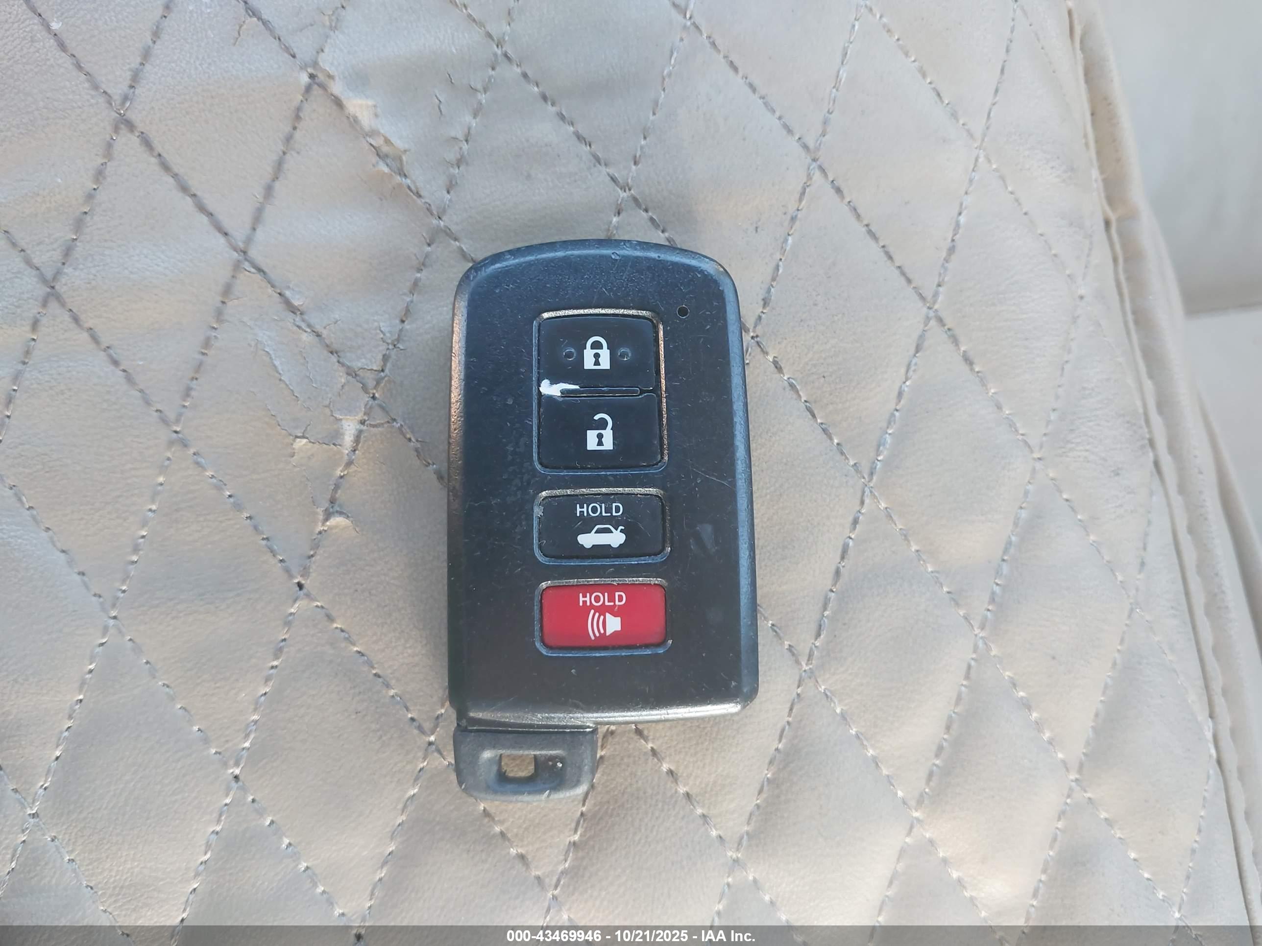 TOYOTA AVALON image 11