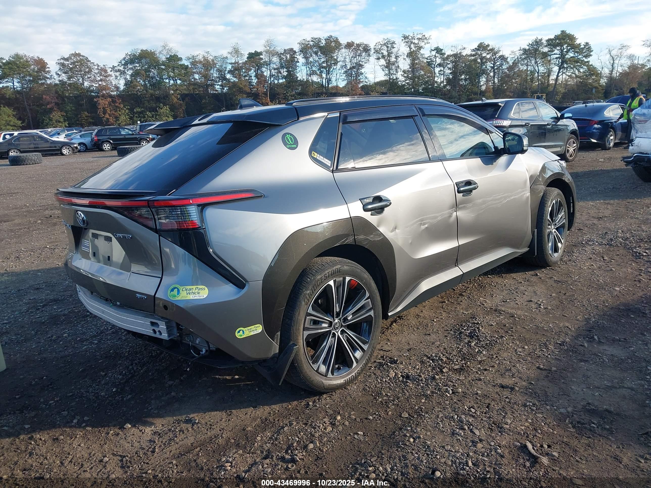 TOYOTA BZ4X image 4