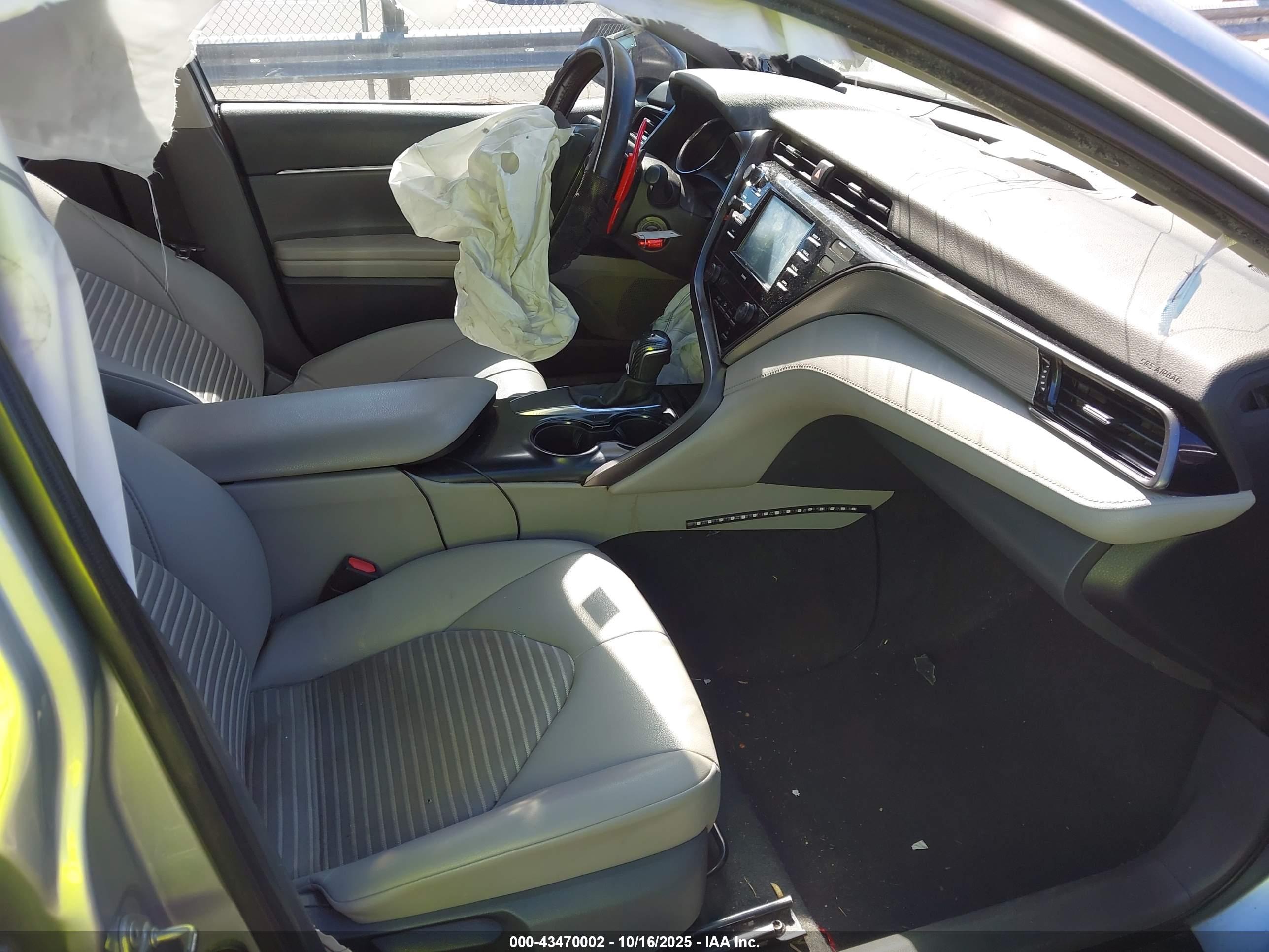 TOYOTA CAMRY image 5