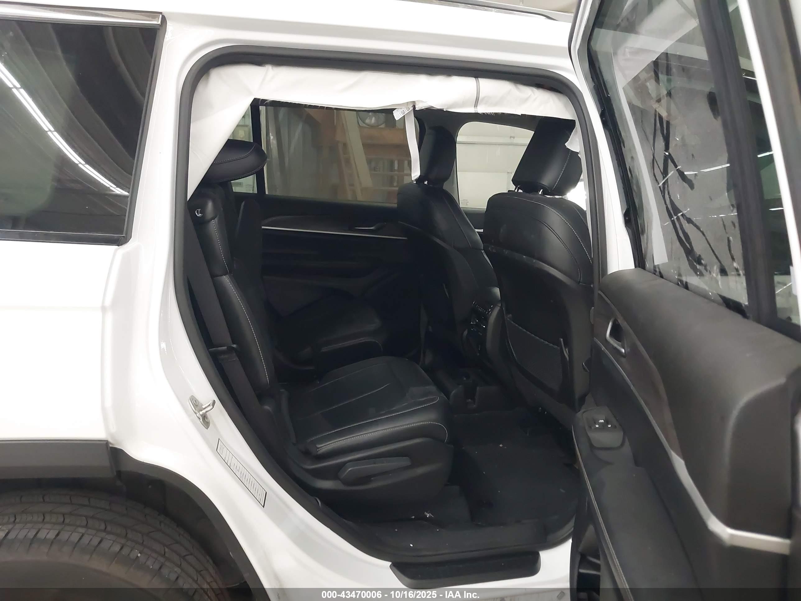 JEEP GRAND image 8