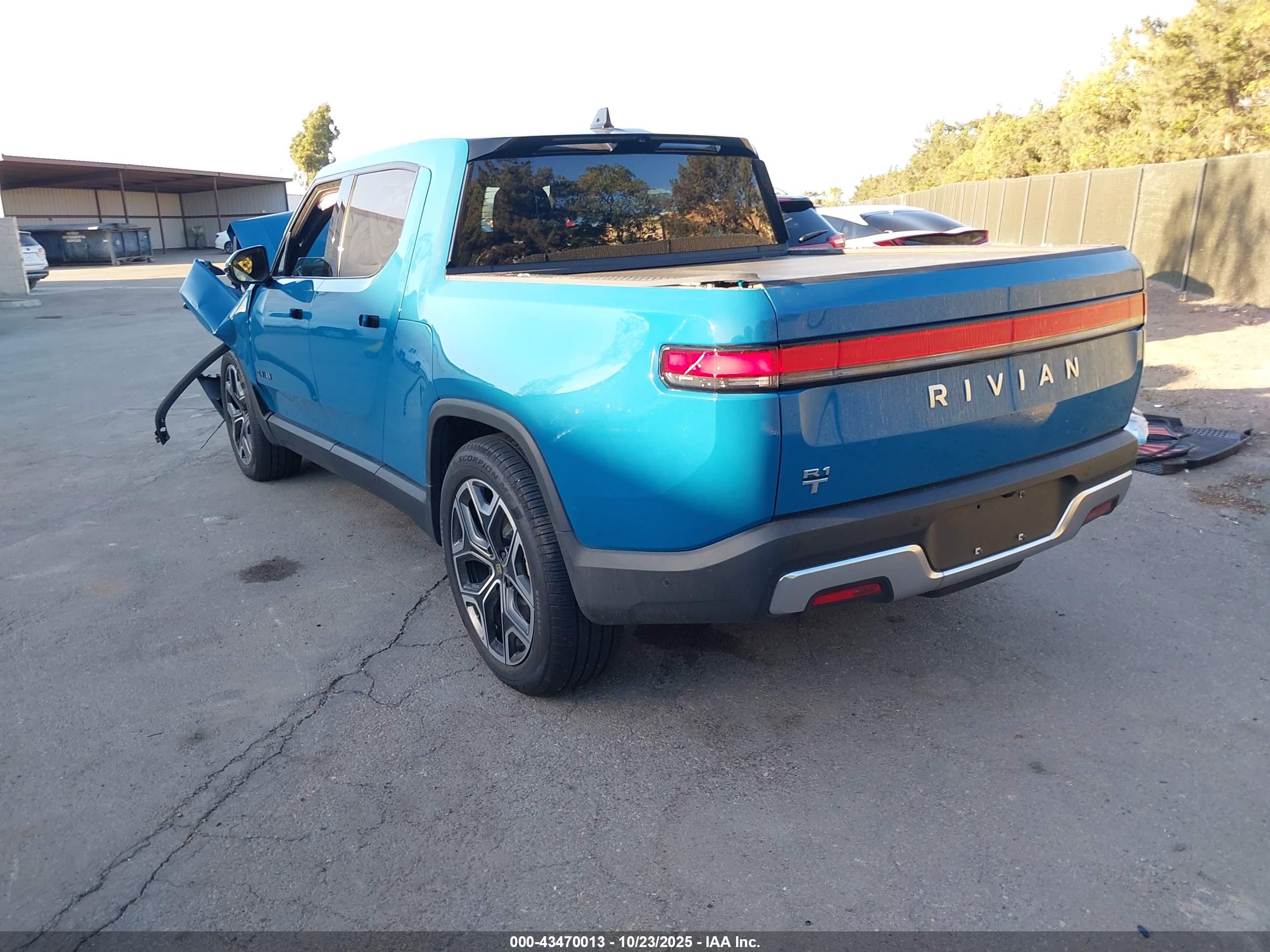 RIVIAN R1T image 3