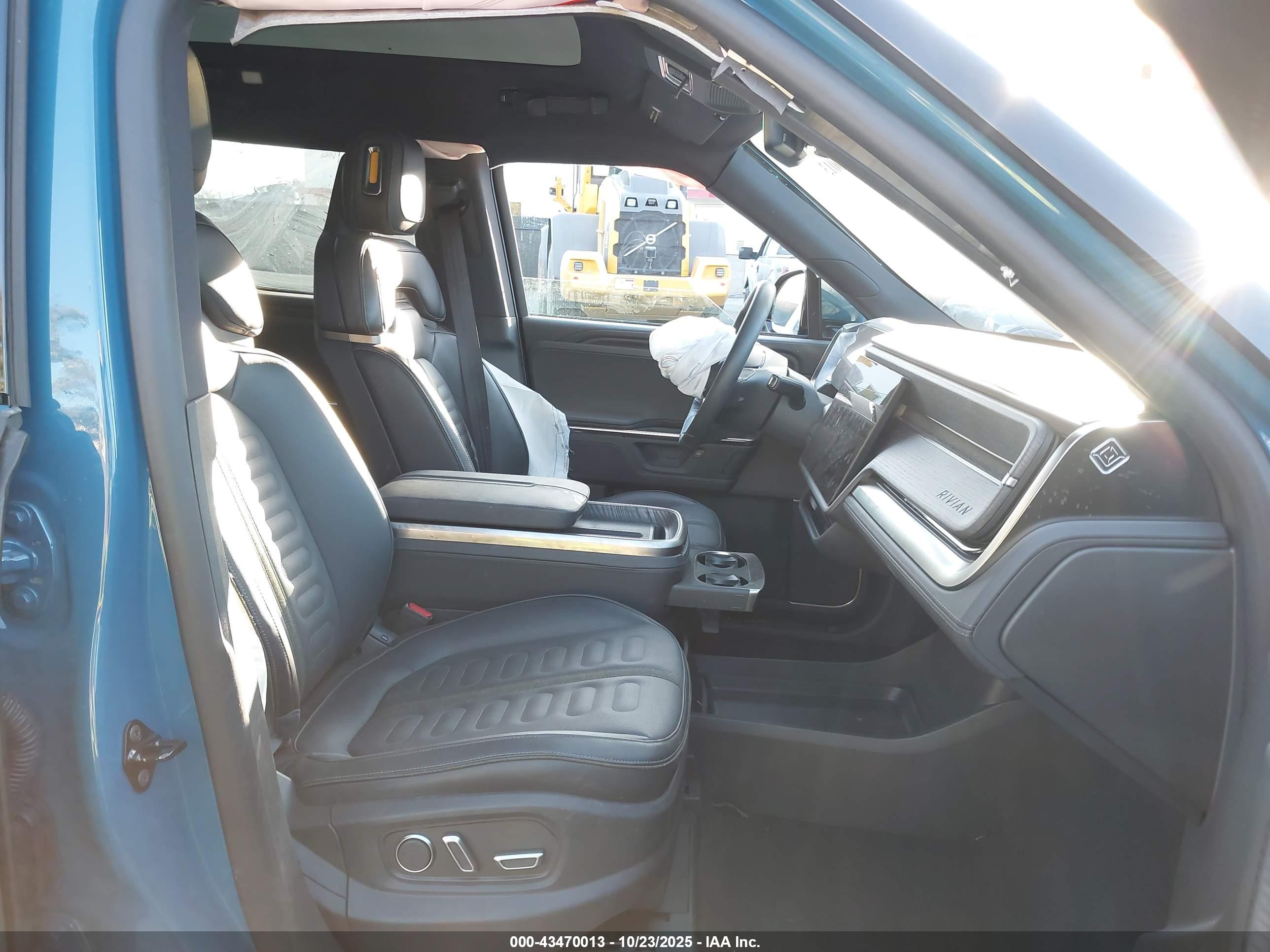 RIVIAN R1T image 5