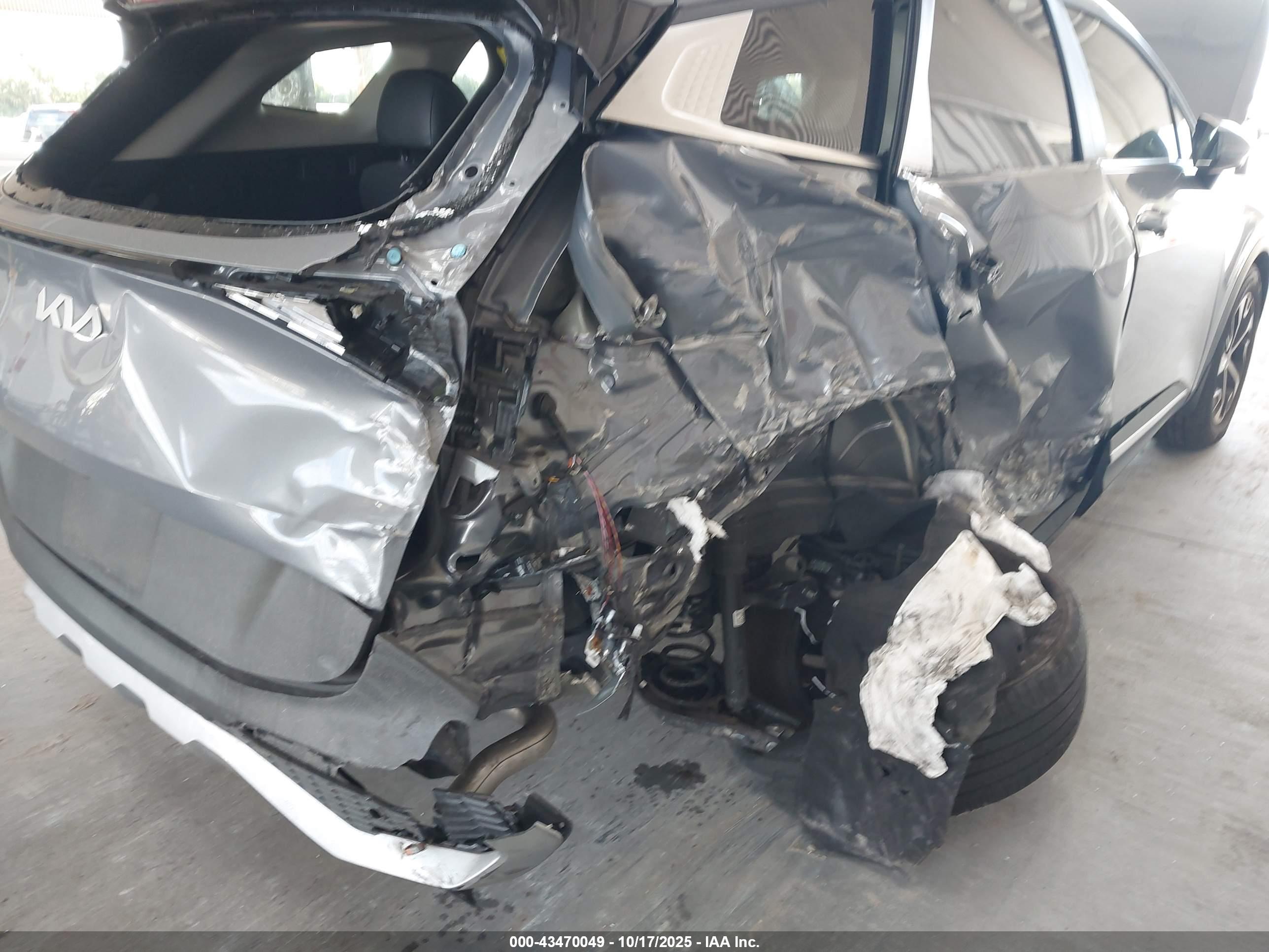 KIA SPORTAGE image 6