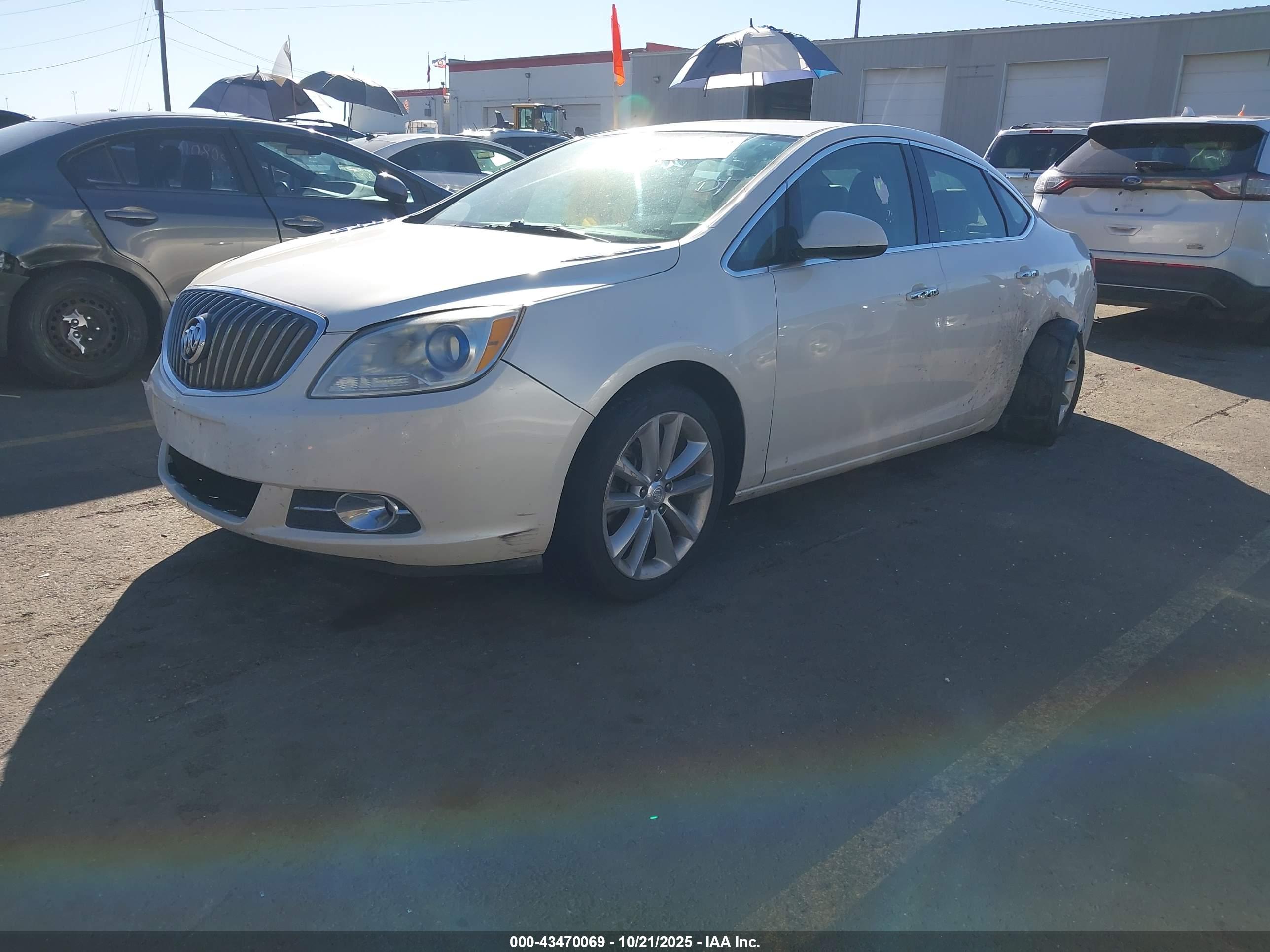 BUICK VERANO image 2