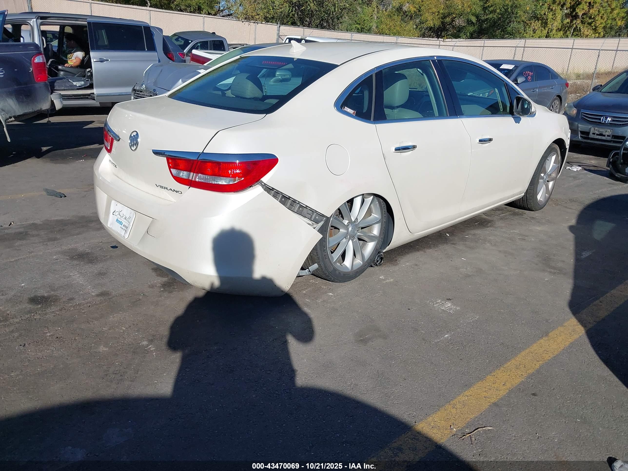 BUICK VERANO image 4