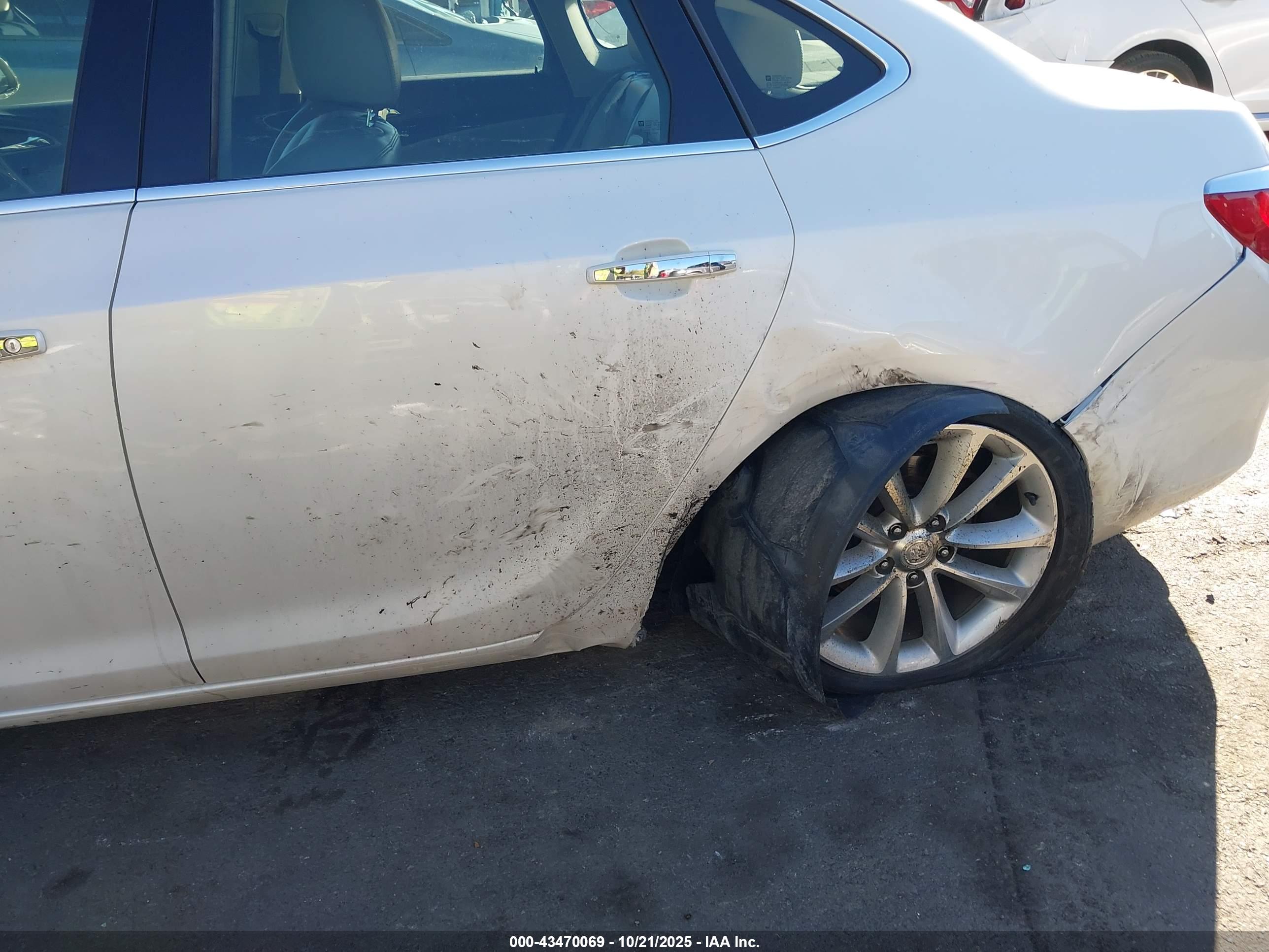 BUICK VERANO image 6