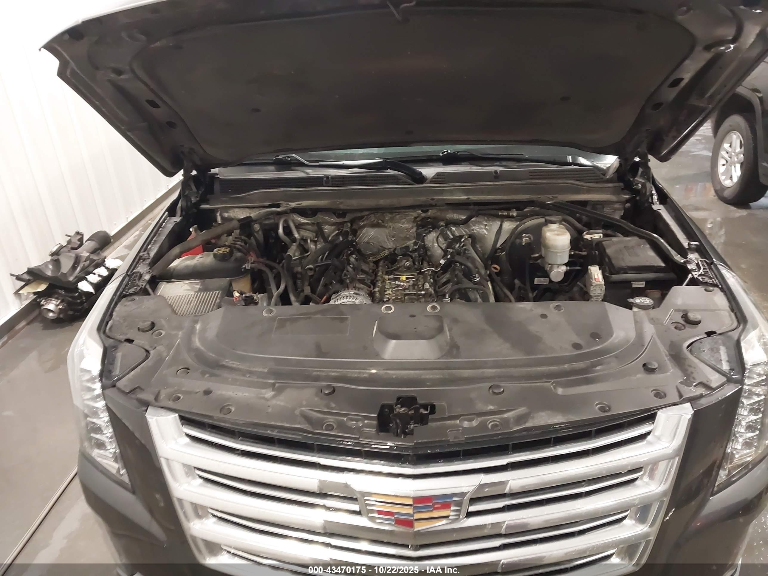 CADILLAC ESCALADE image 10