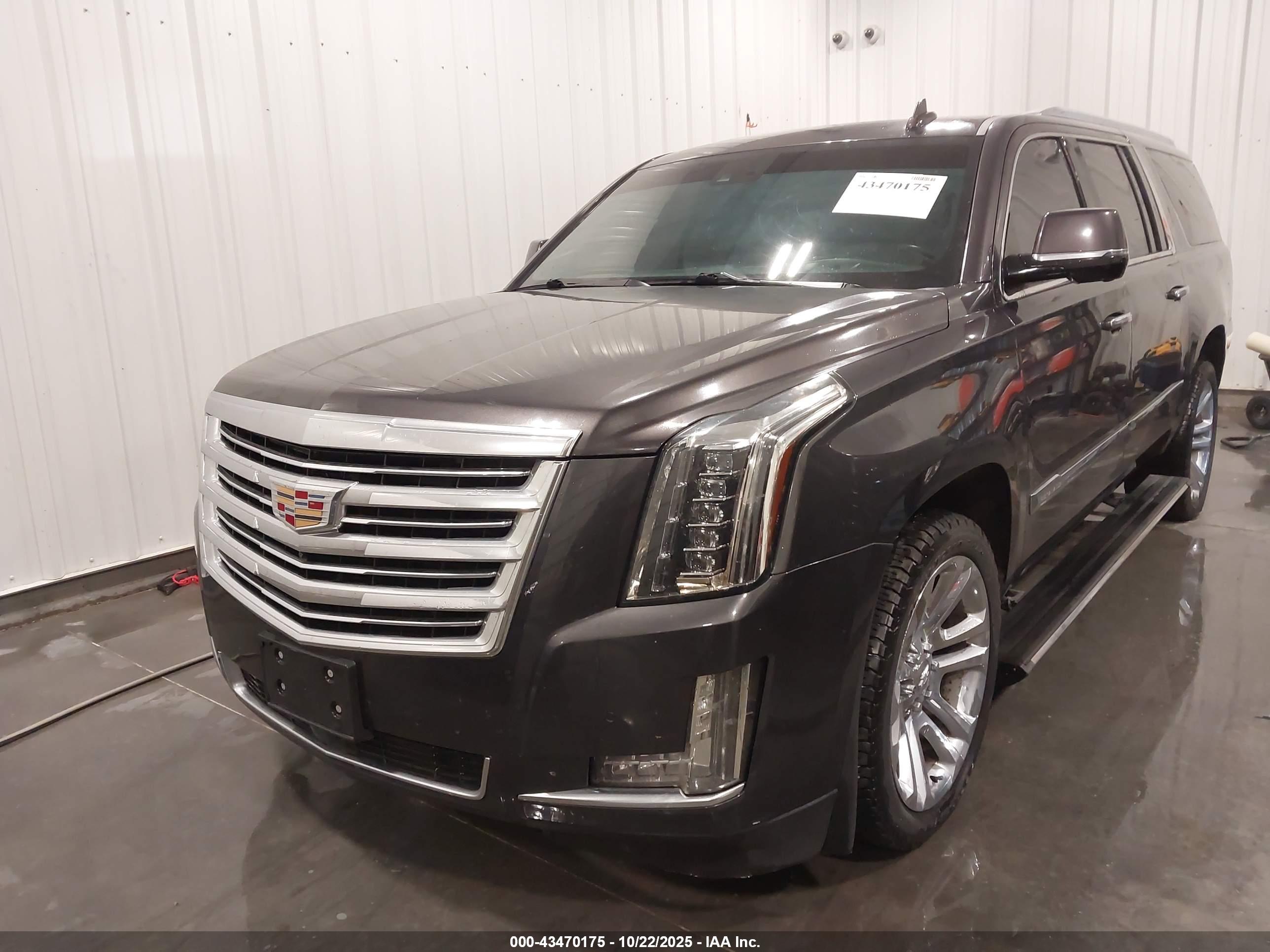 CADILLAC ESCALADE image 6
