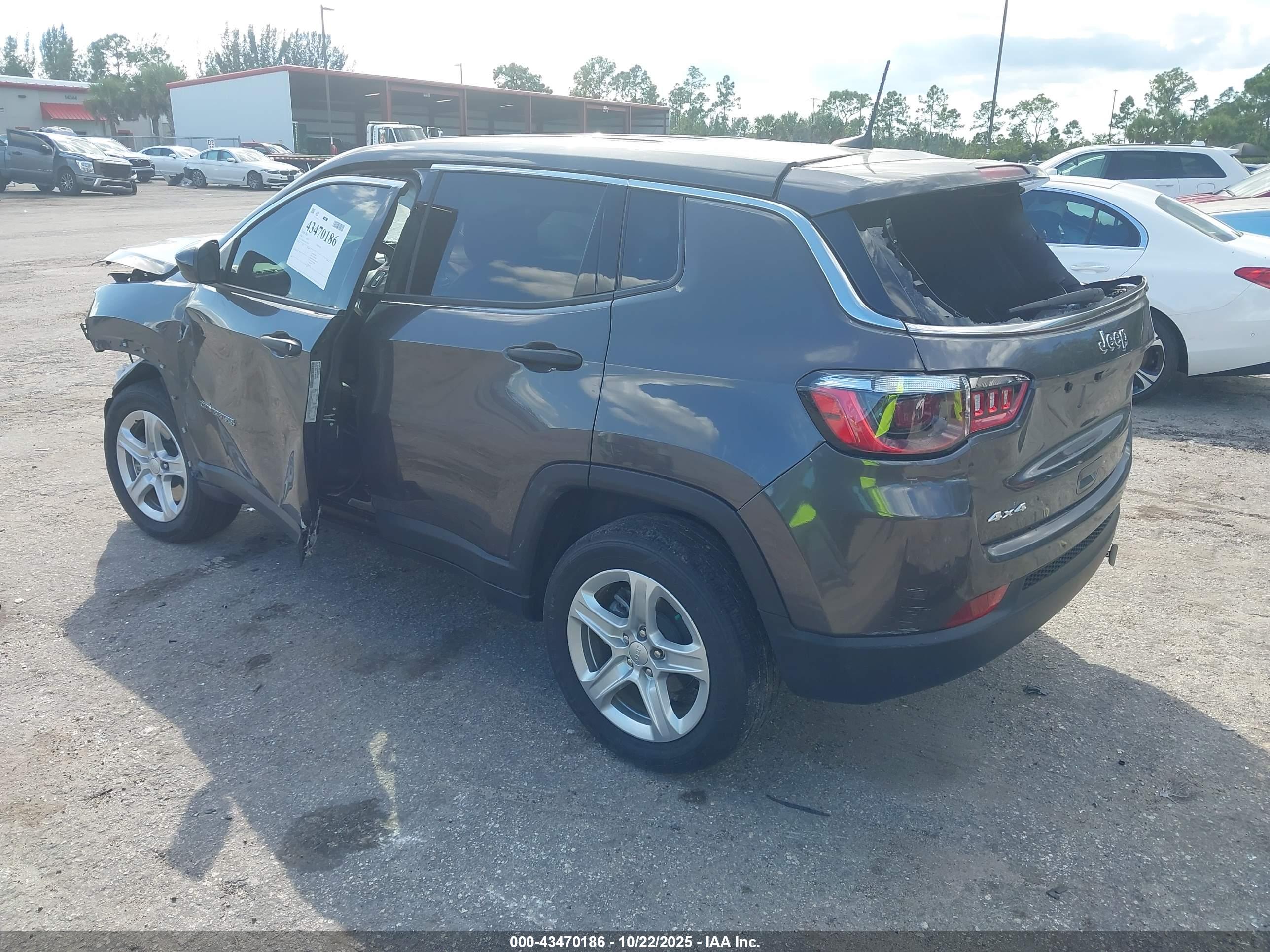 JEEP COMPASS image 3