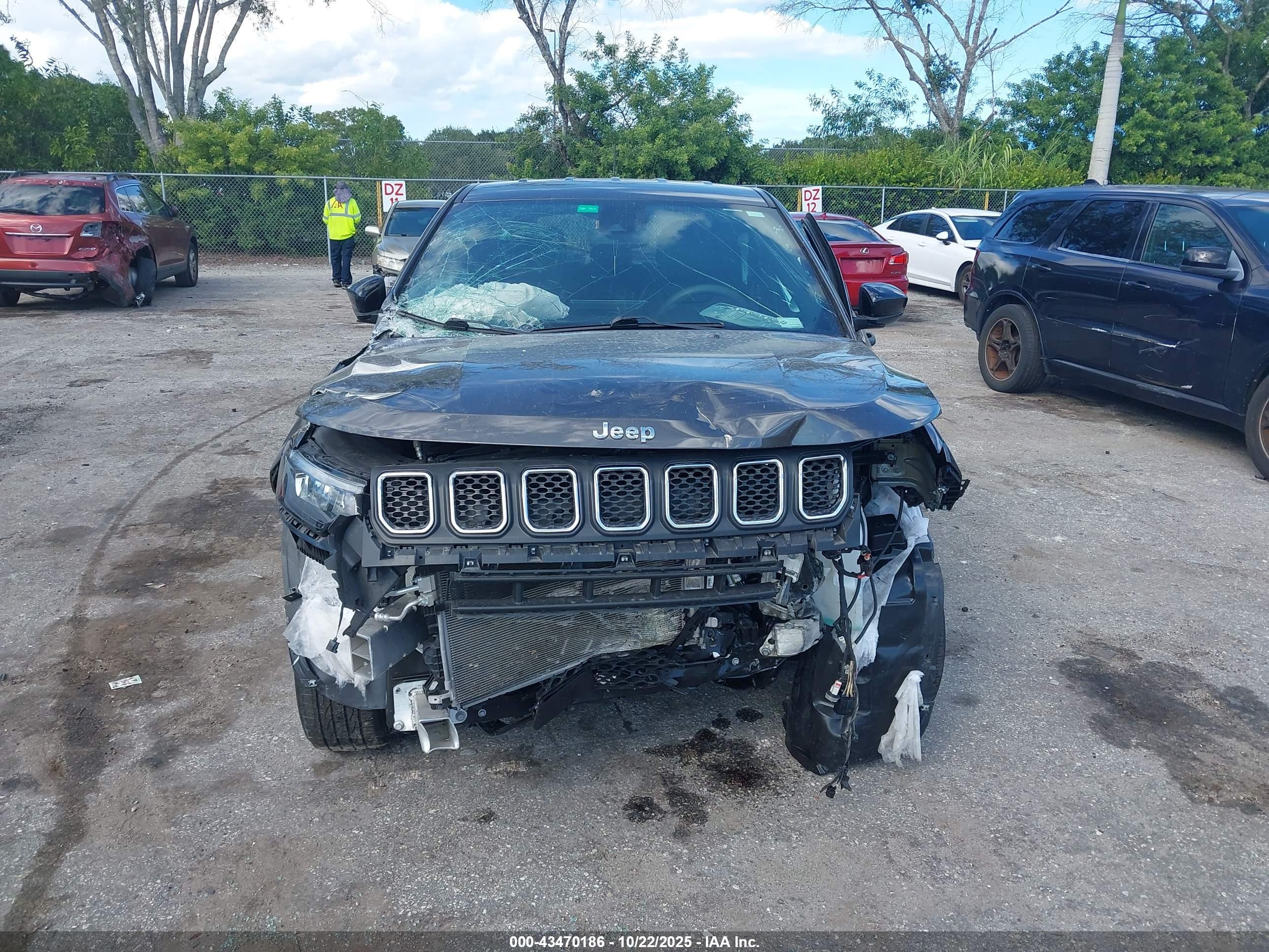 JEEP COMPASS image 6
