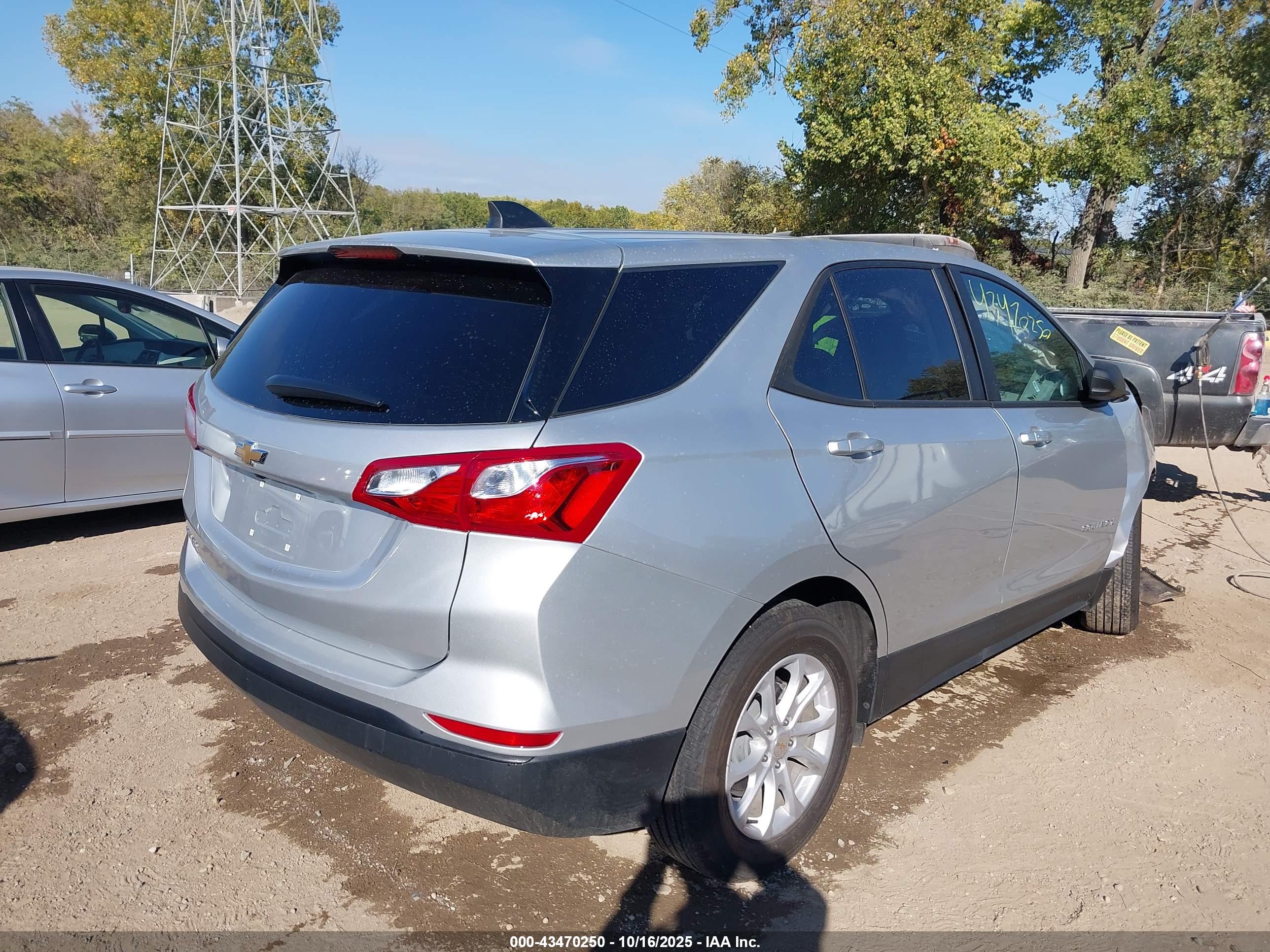 CHEVROLET EQUINOX image 4