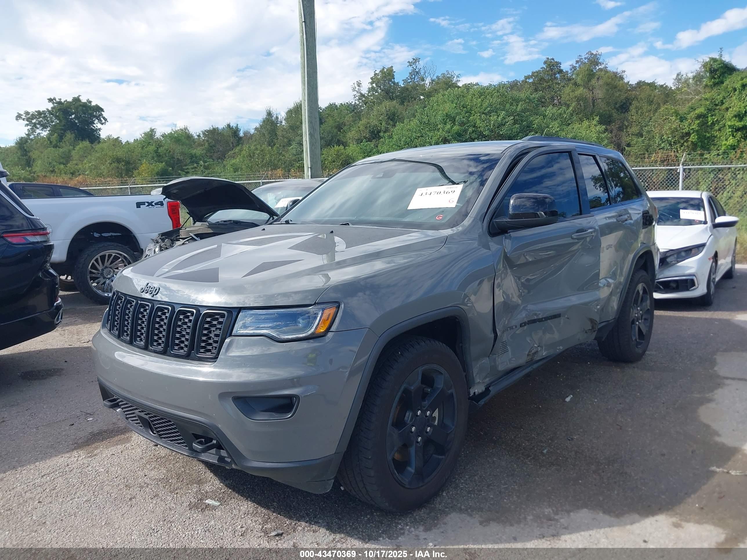 JEEP GRAND image 2