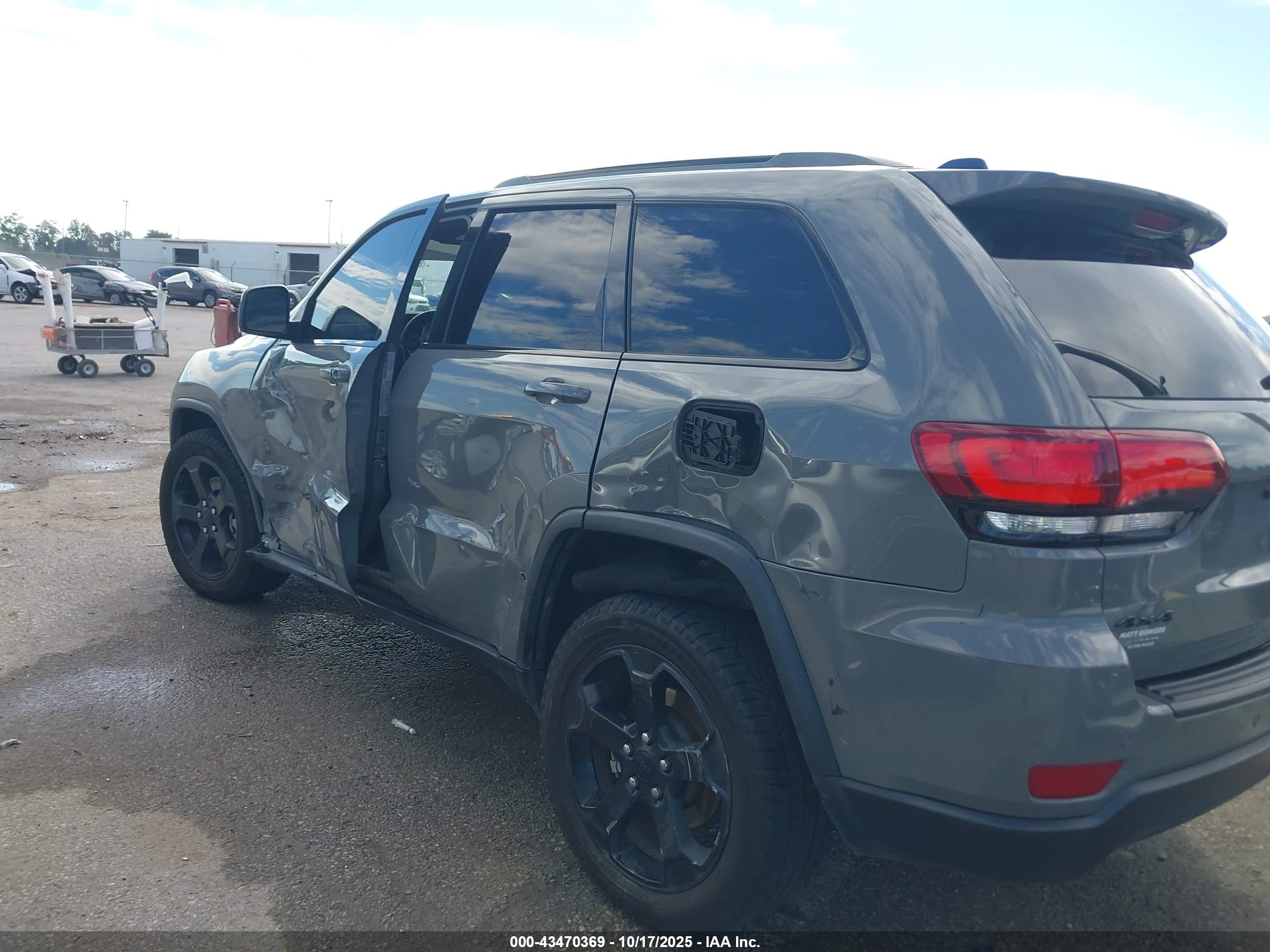 JEEP GRAND image 6