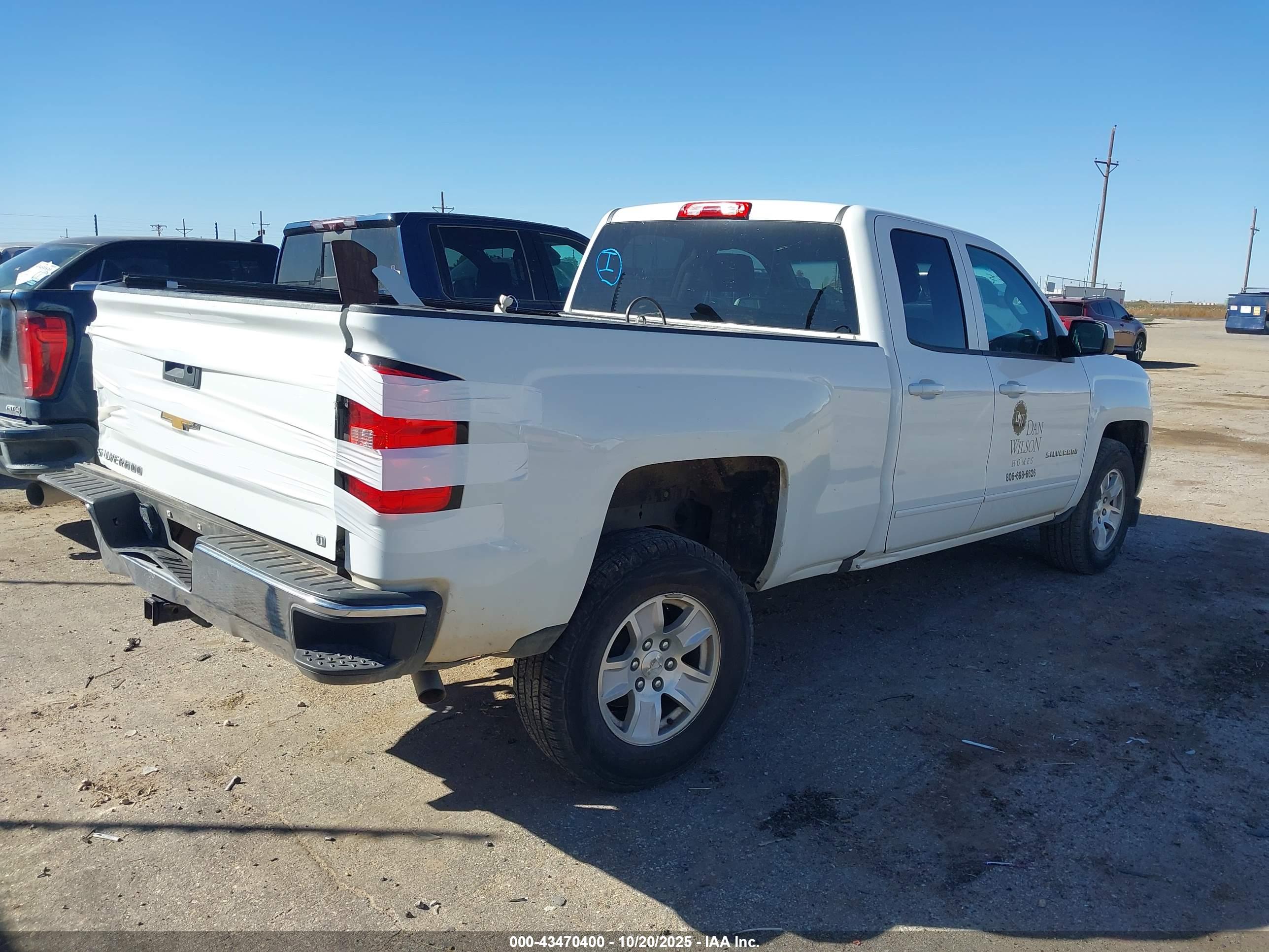 CHEVROLET SILVERADO image 4