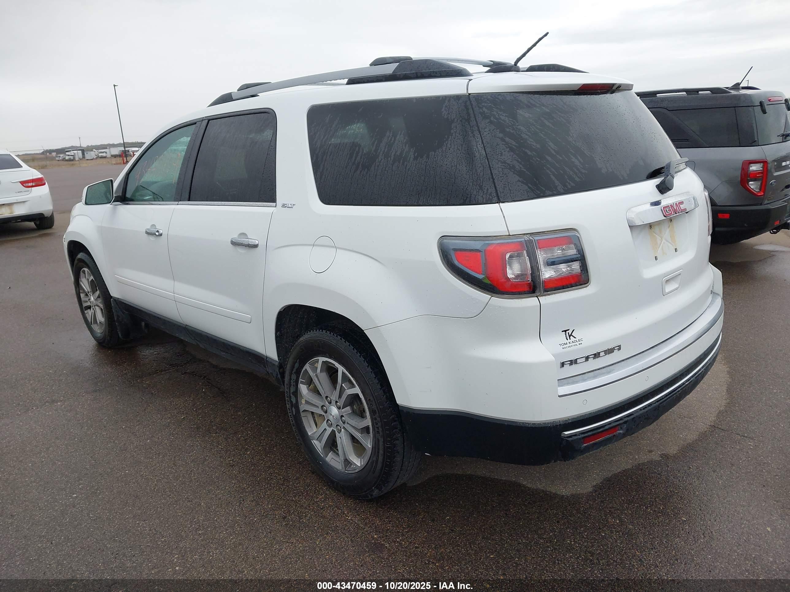 GMC ACADIA image 3