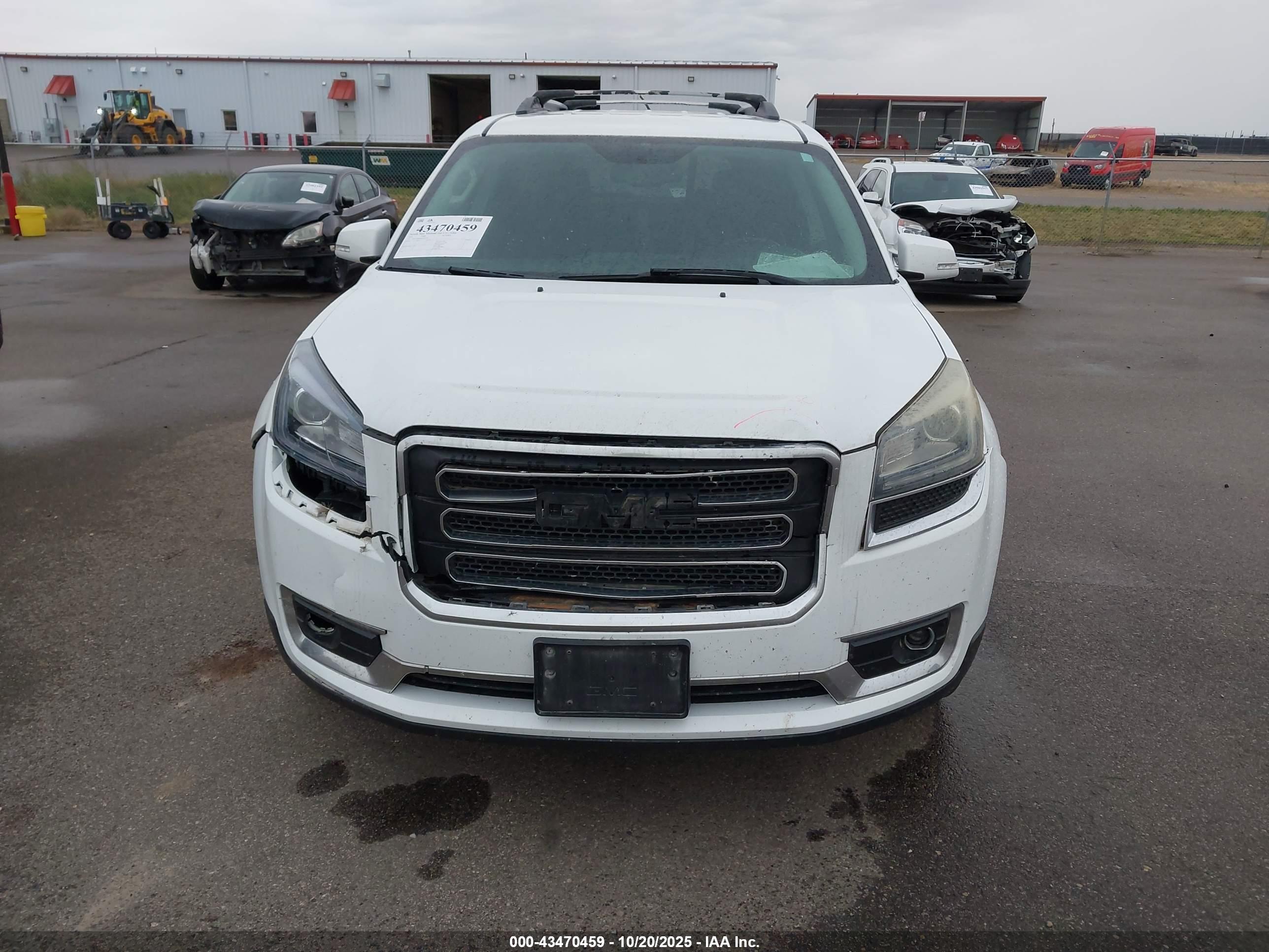 GMC ACADIA image 6