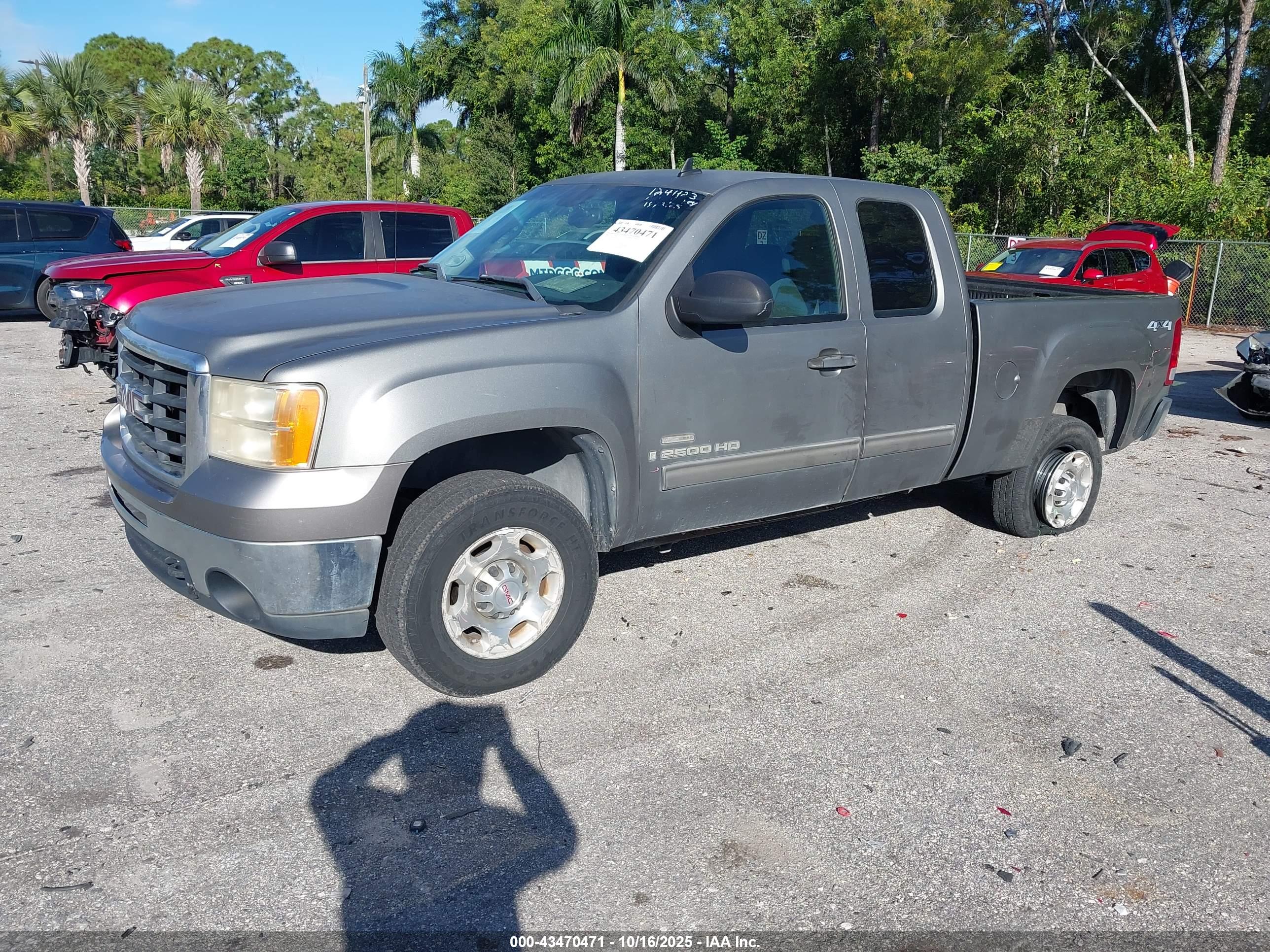 GMC SIERRA image 2