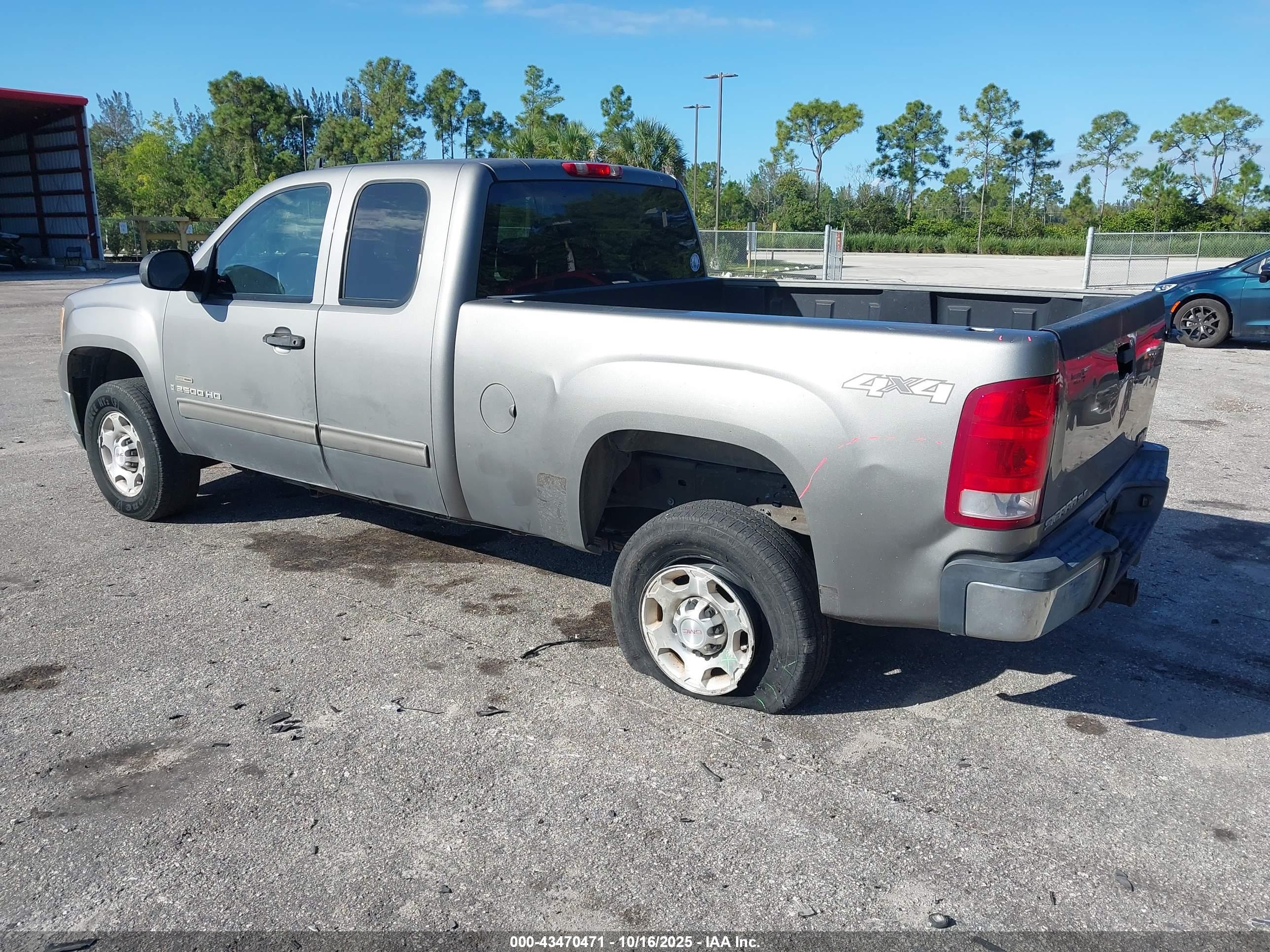 GMC SIERRA image 3