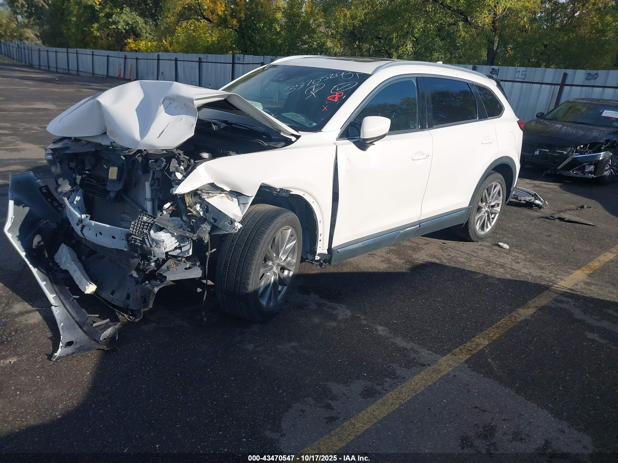 MAZDA CX-9 image 2