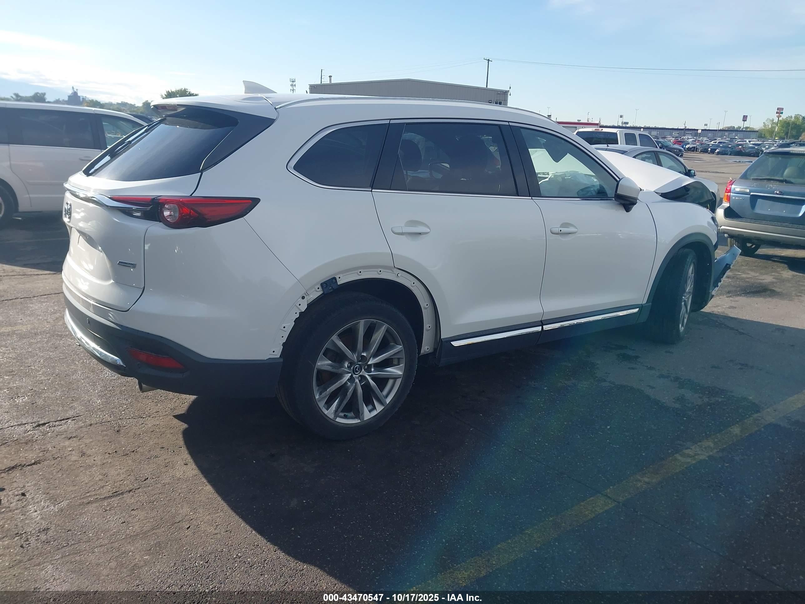 MAZDA CX-9 image 4