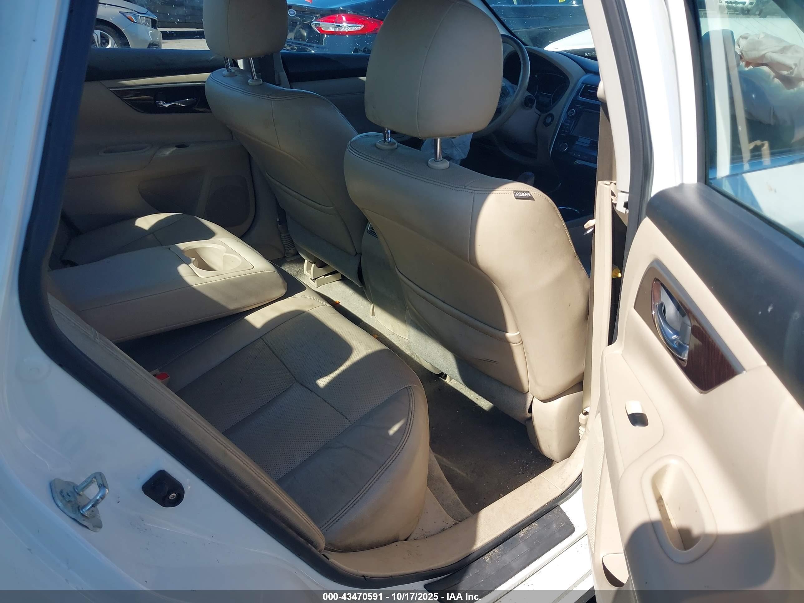 NISSAN ALTIMA image 8