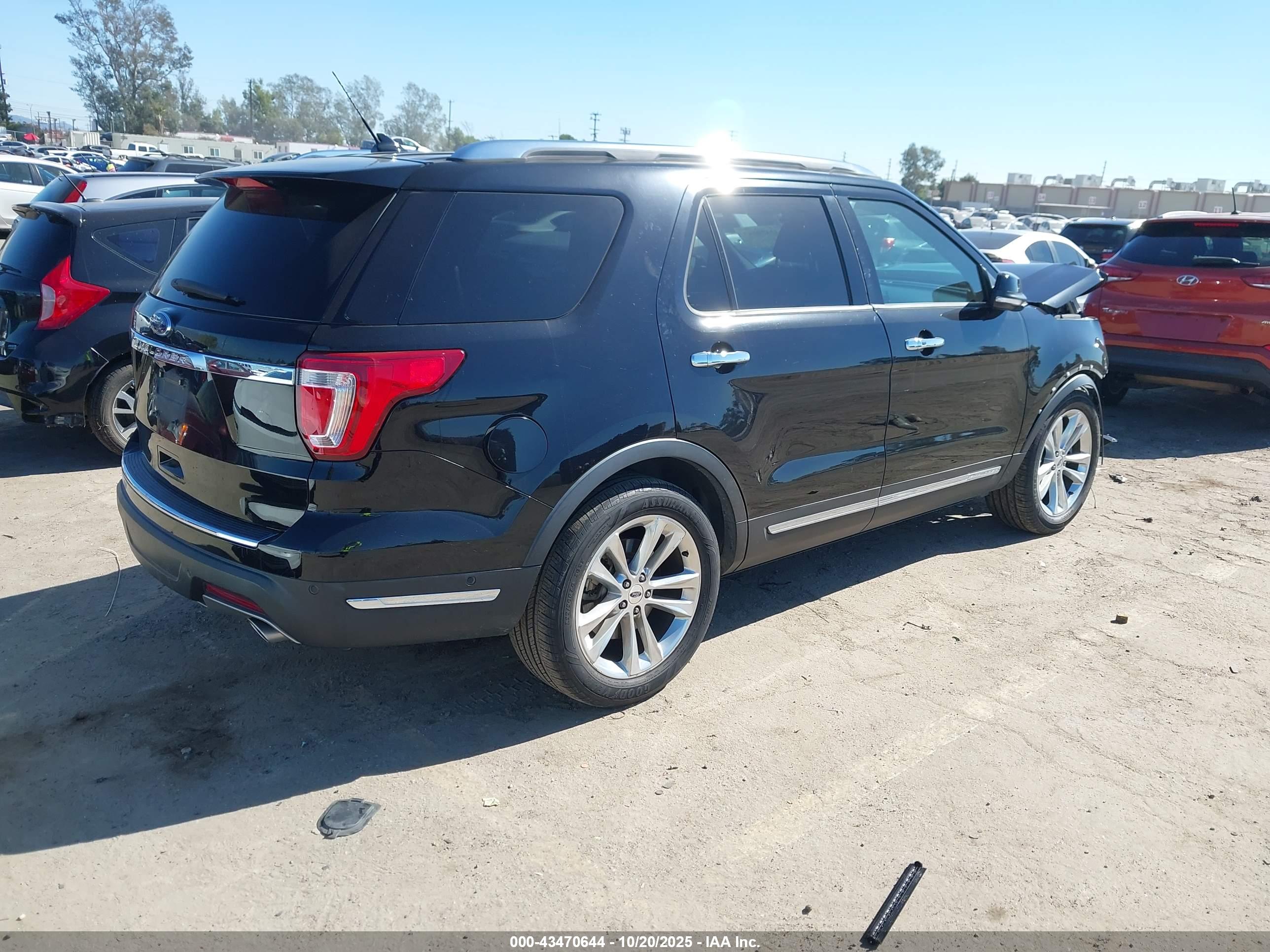 FORD EXPLORER image 4