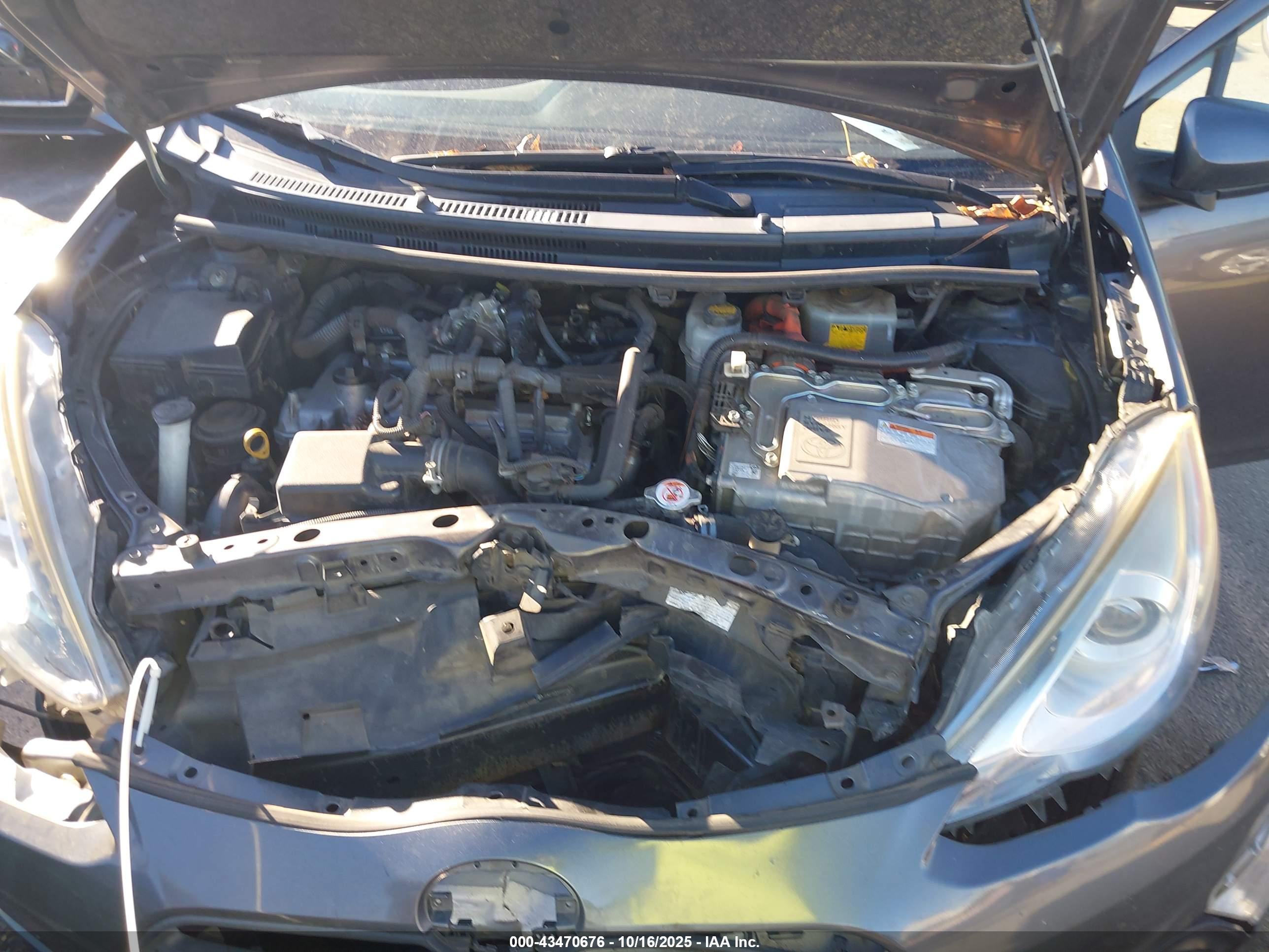 TOYOTA PRIUS image 10