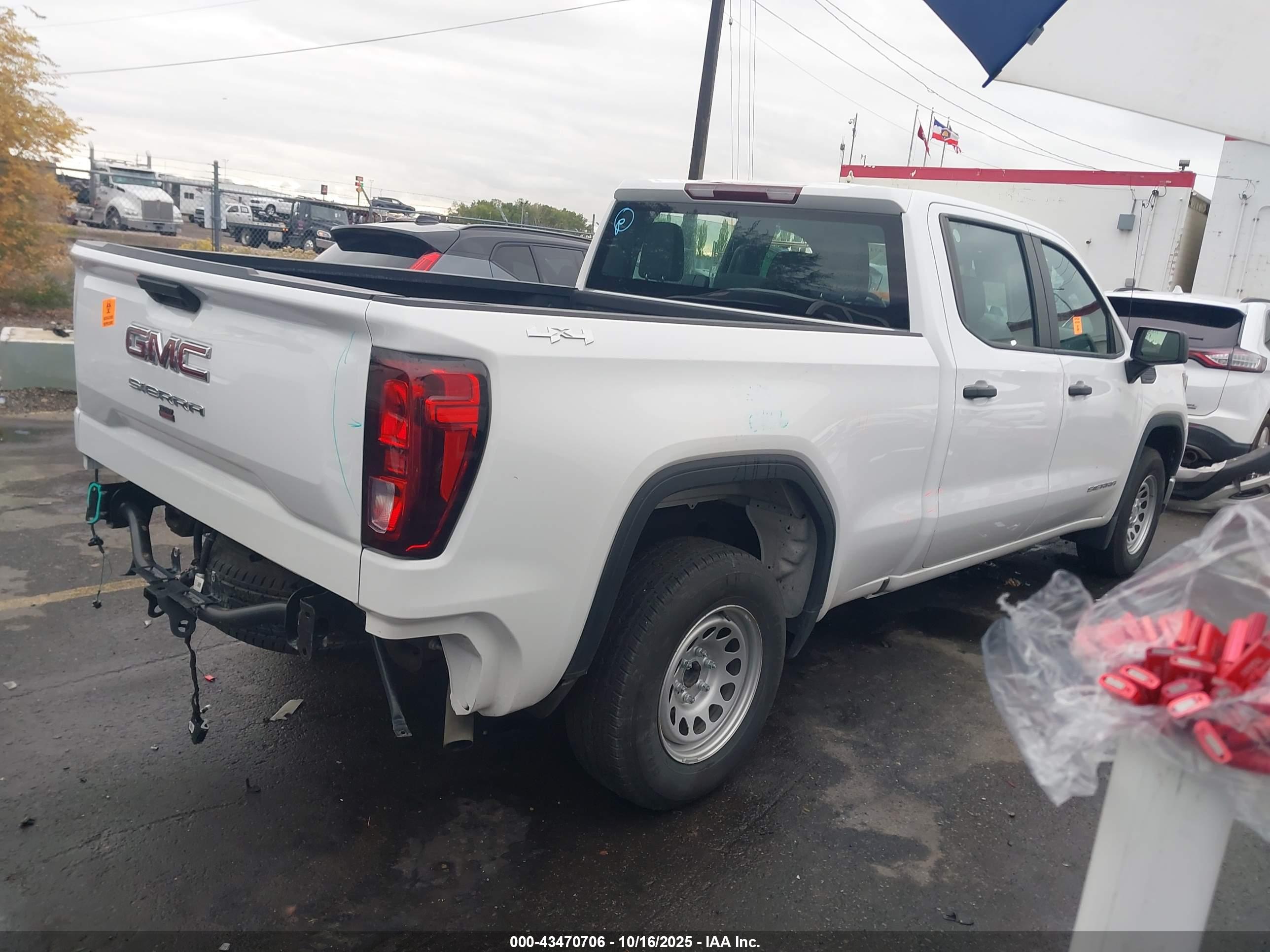 GMC SIERRA image 4