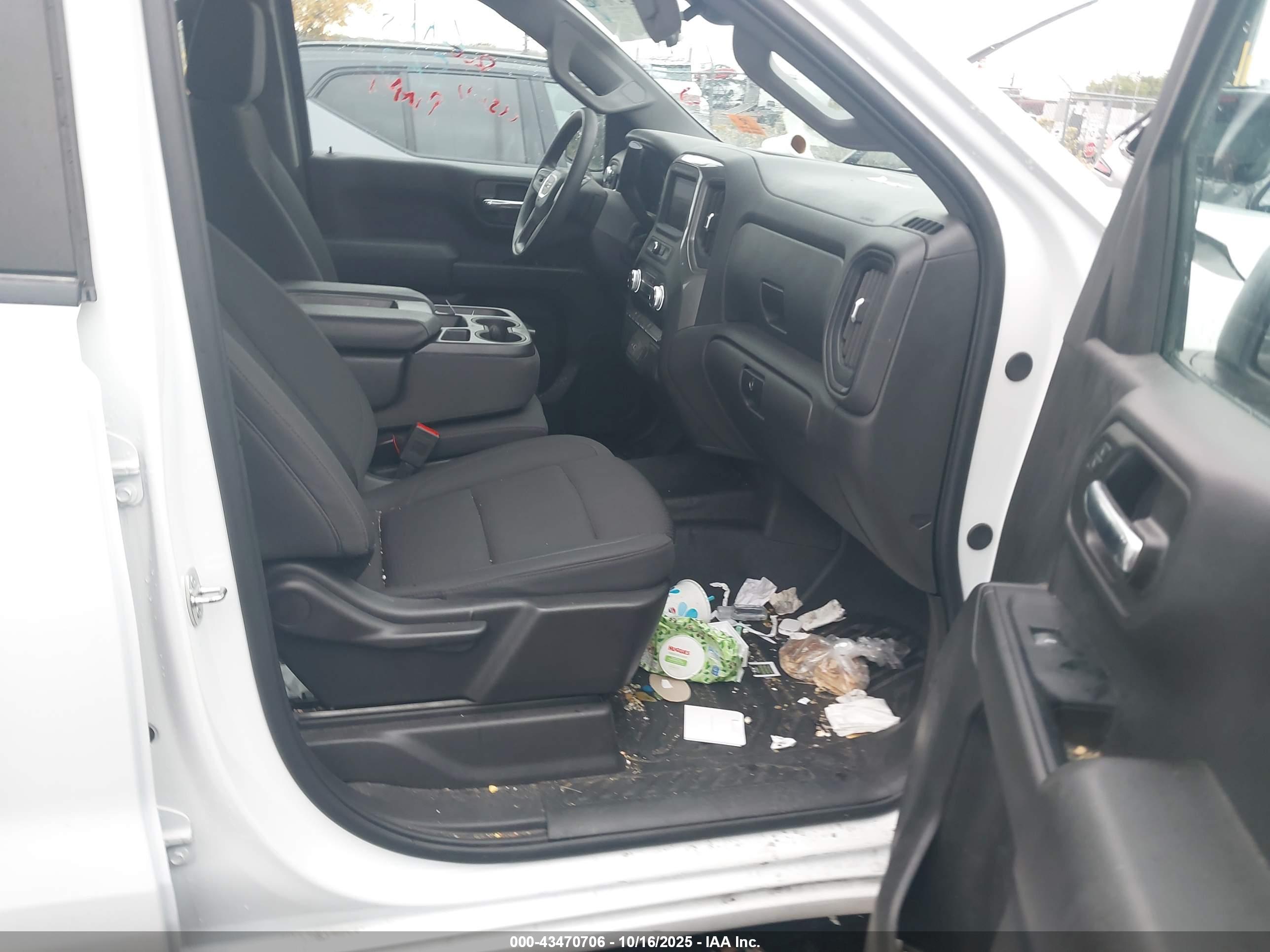 GMC SIERRA image 5