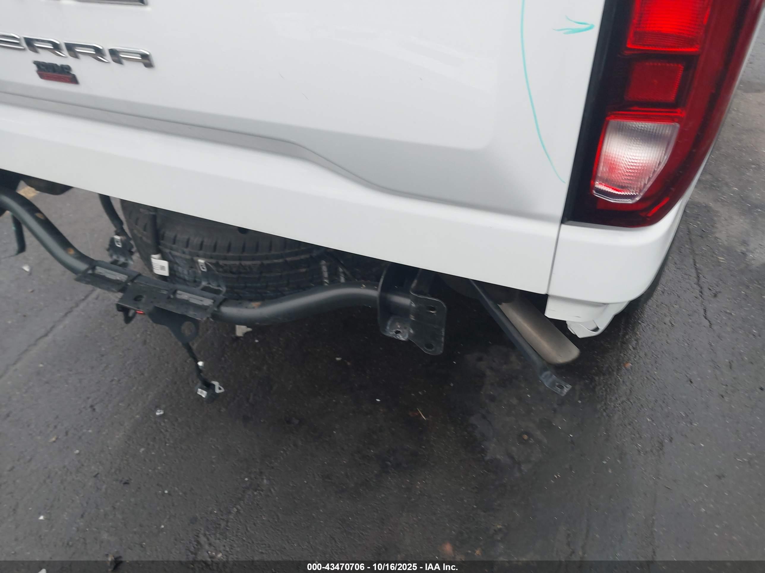GMC SIERRA image 6