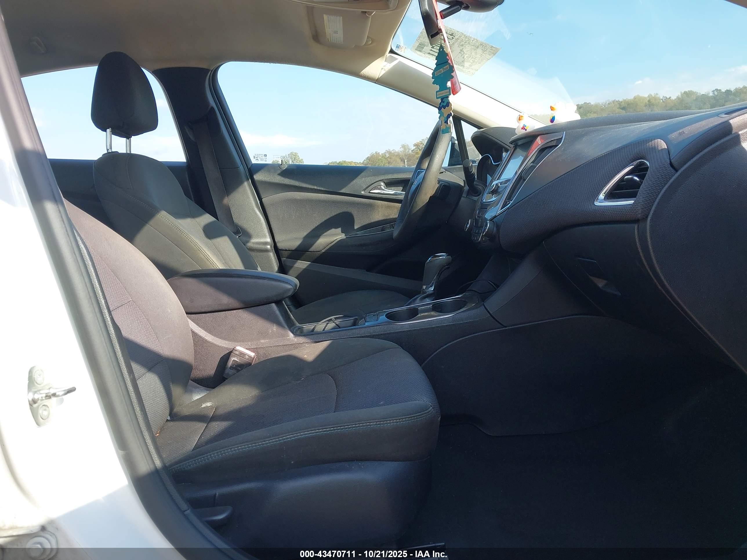 CHEVROLET CRUZE image 5