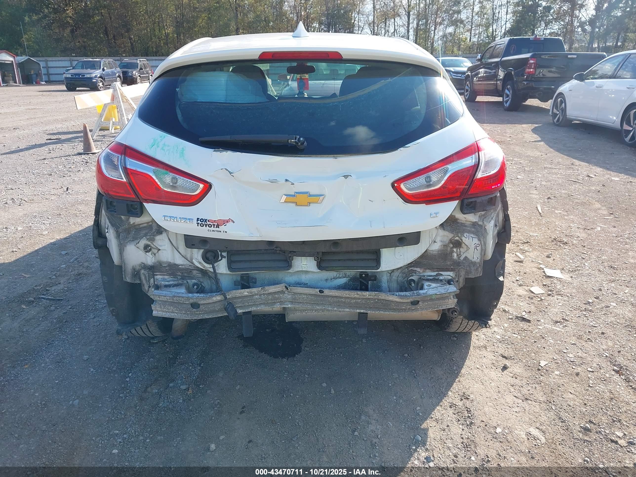 CHEVROLET CRUZE image 6