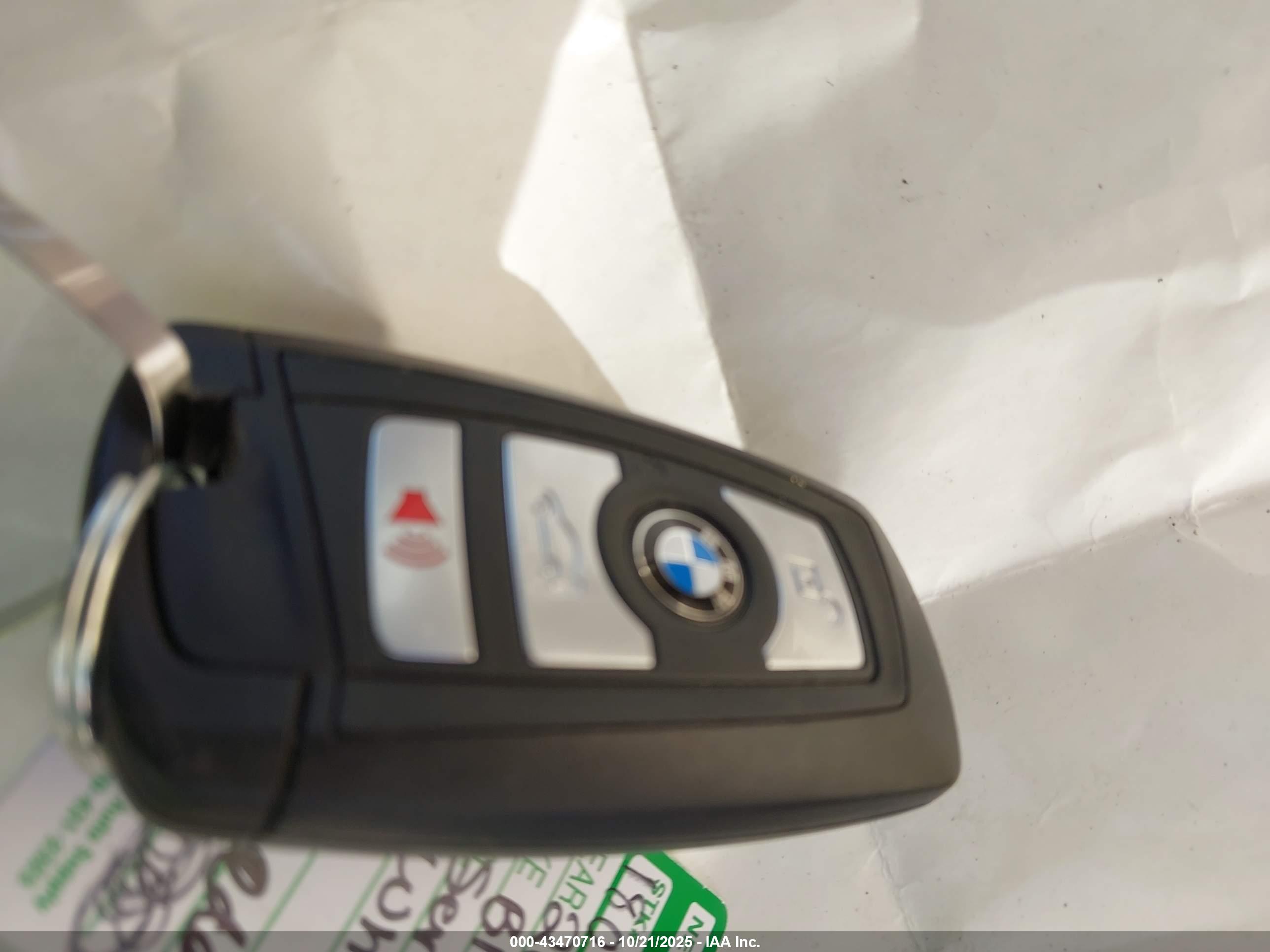 BMW 320I image 11