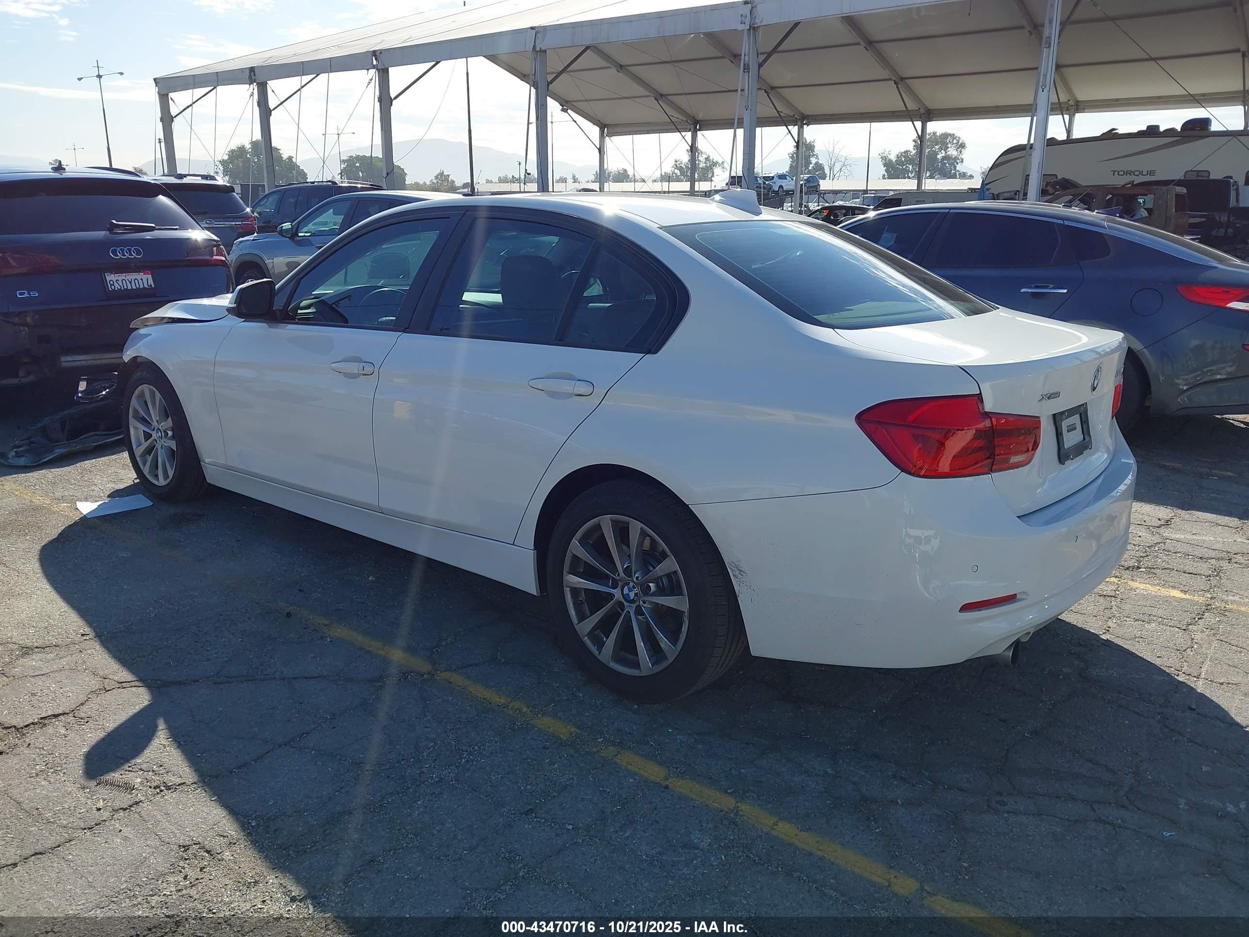 BMW 320I image 3