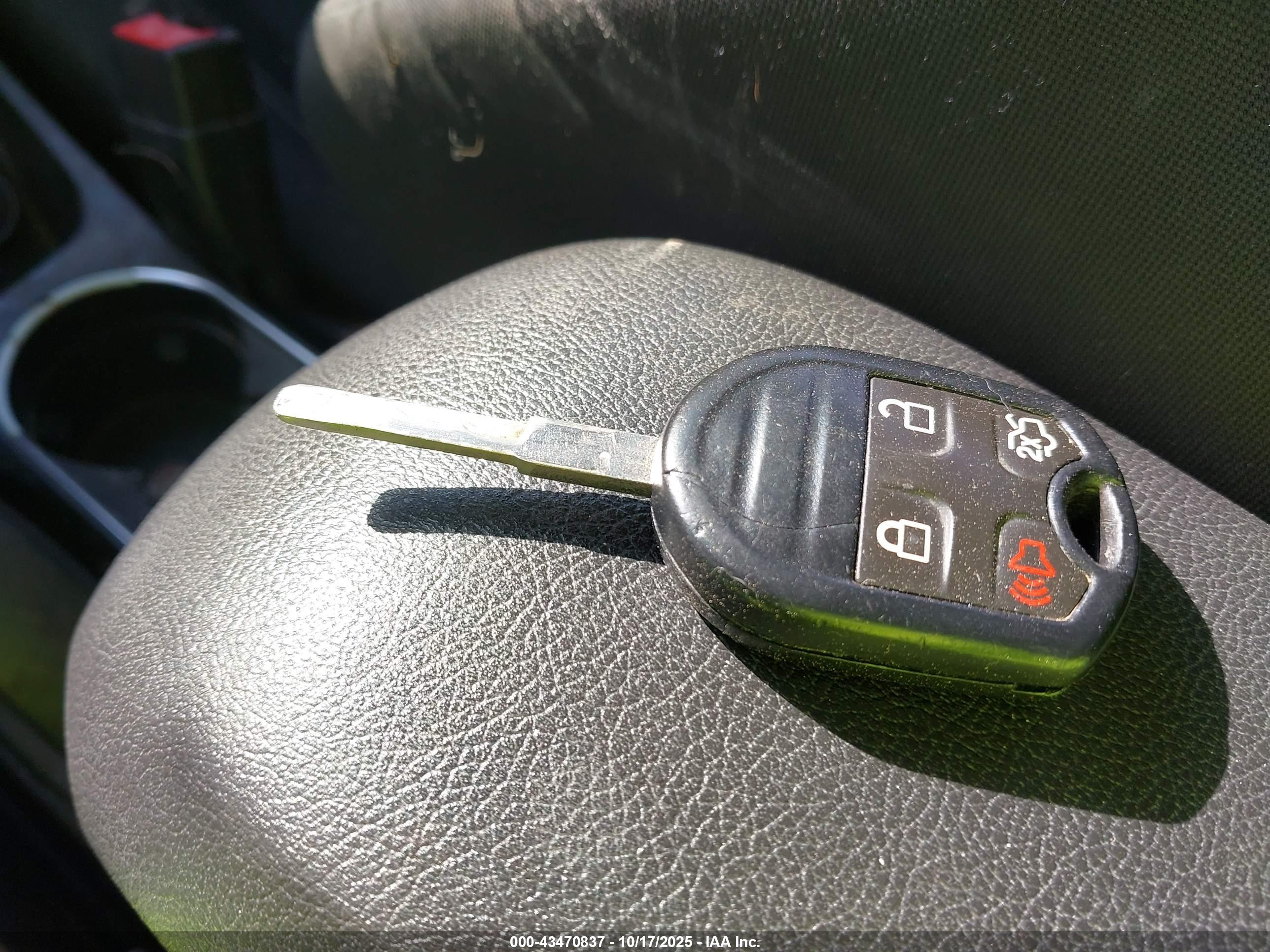 FORD FIESTA image 11