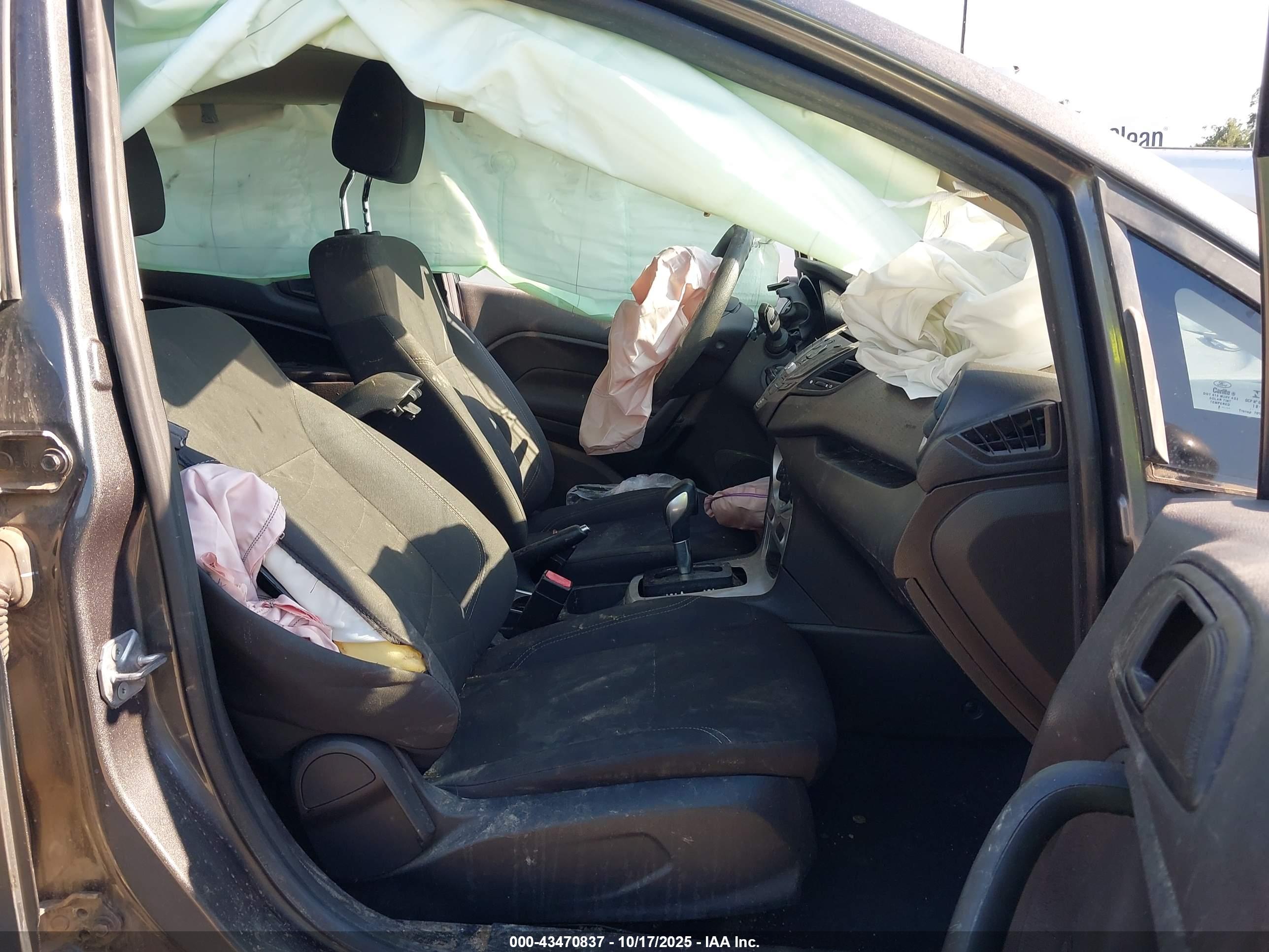 FORD FIESTA image 5