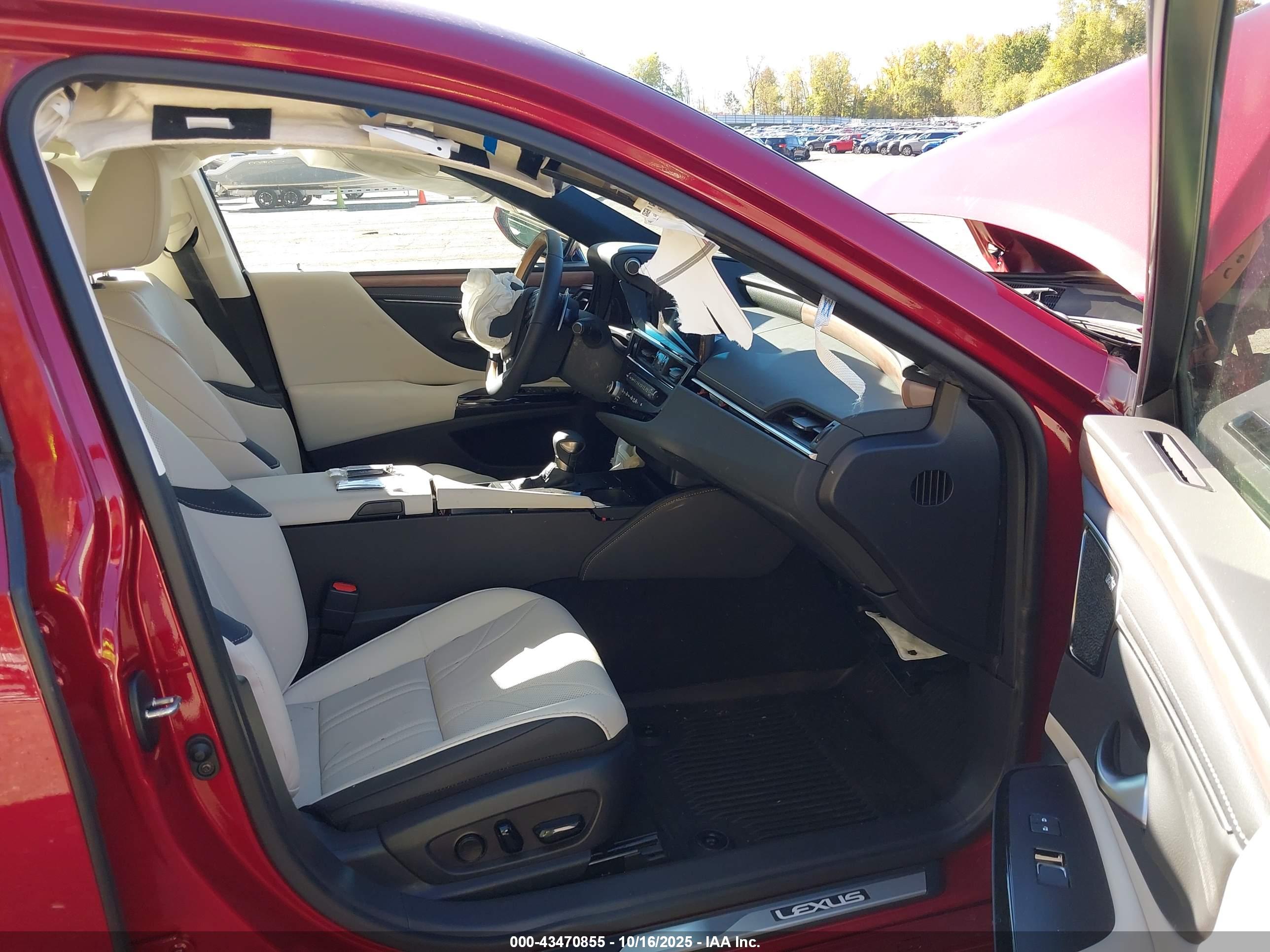 LEXUS ES image 5