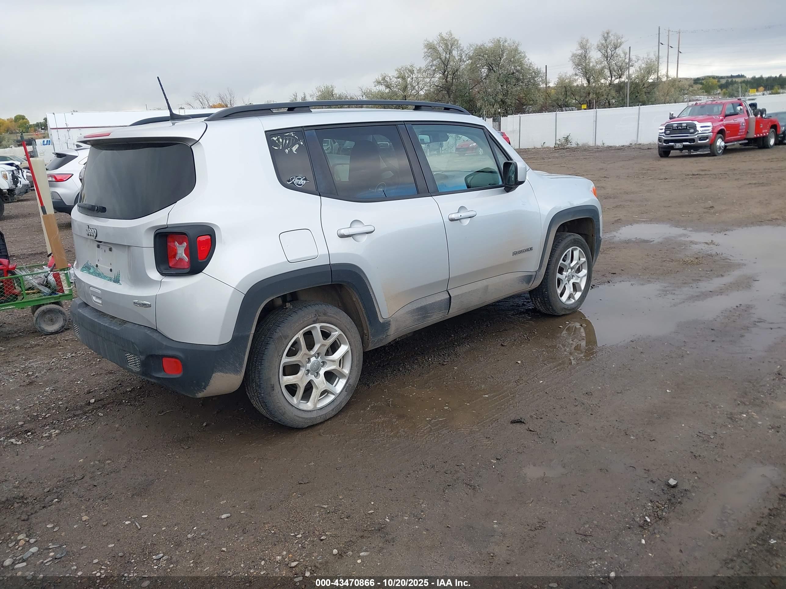 JEEP RENEGADE image 4