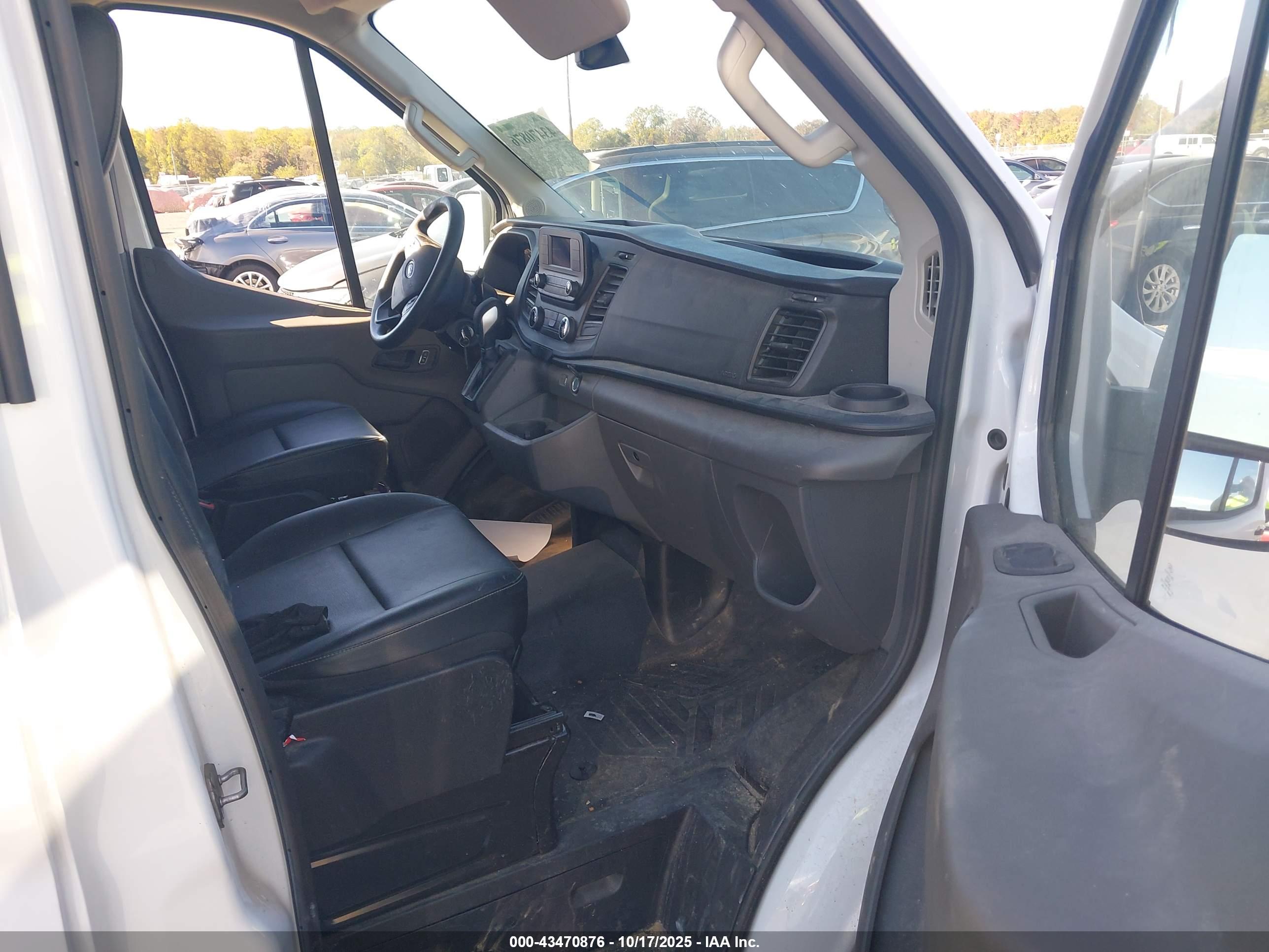 FORD TRANSIT-250 image 5