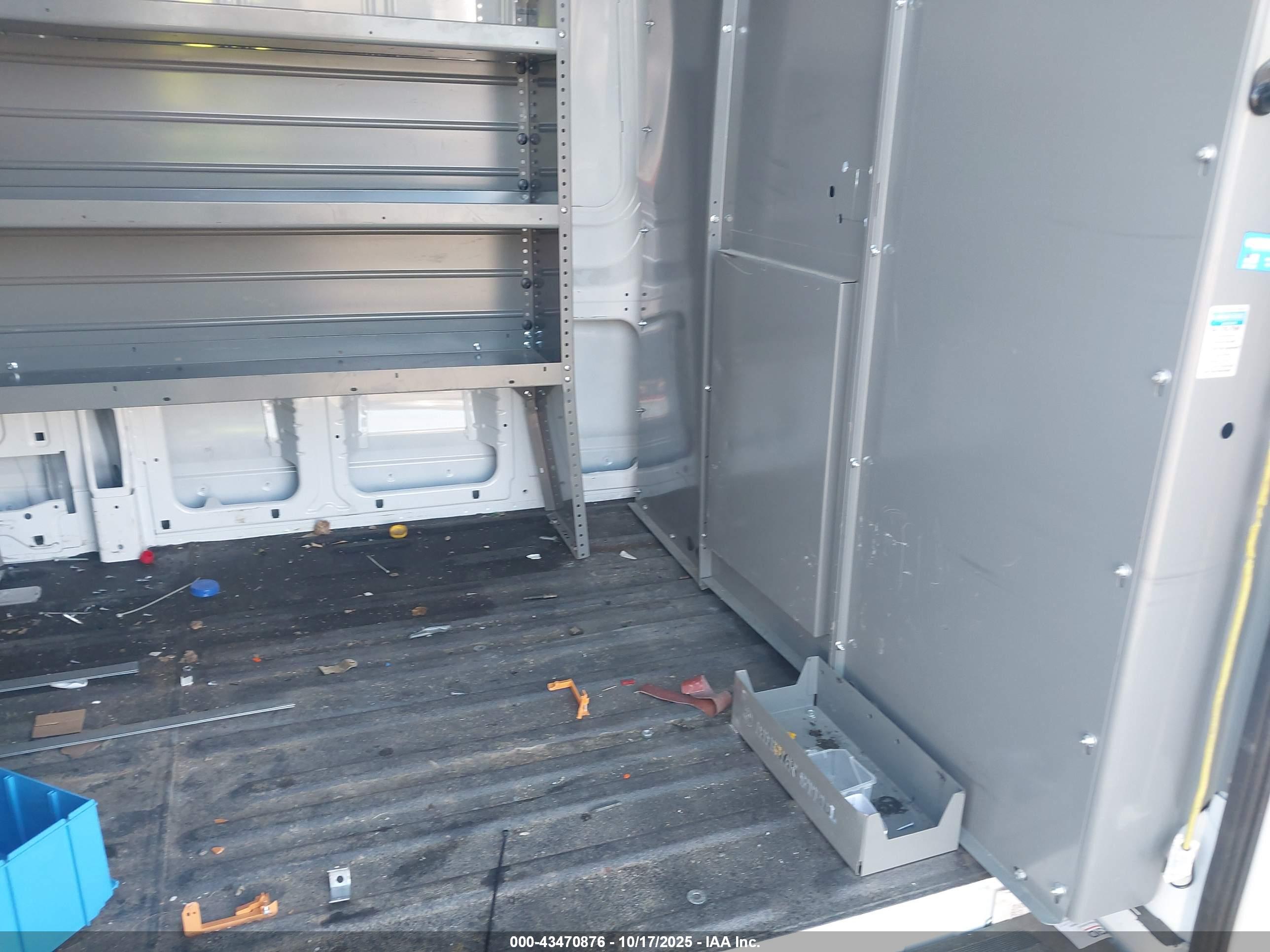 FORD TRANSIT-250 image 8