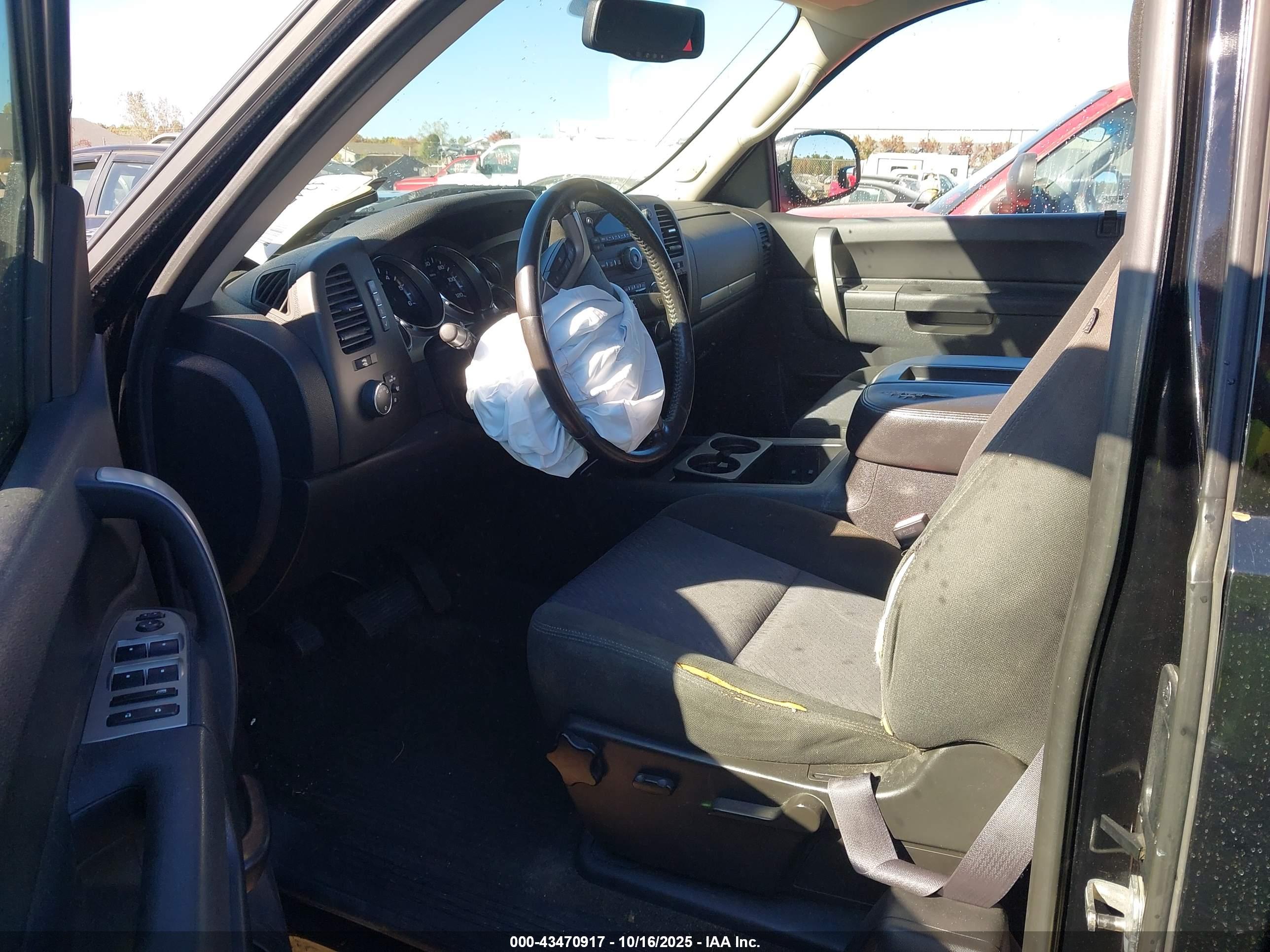CHEVROLET SILVERADO image 5