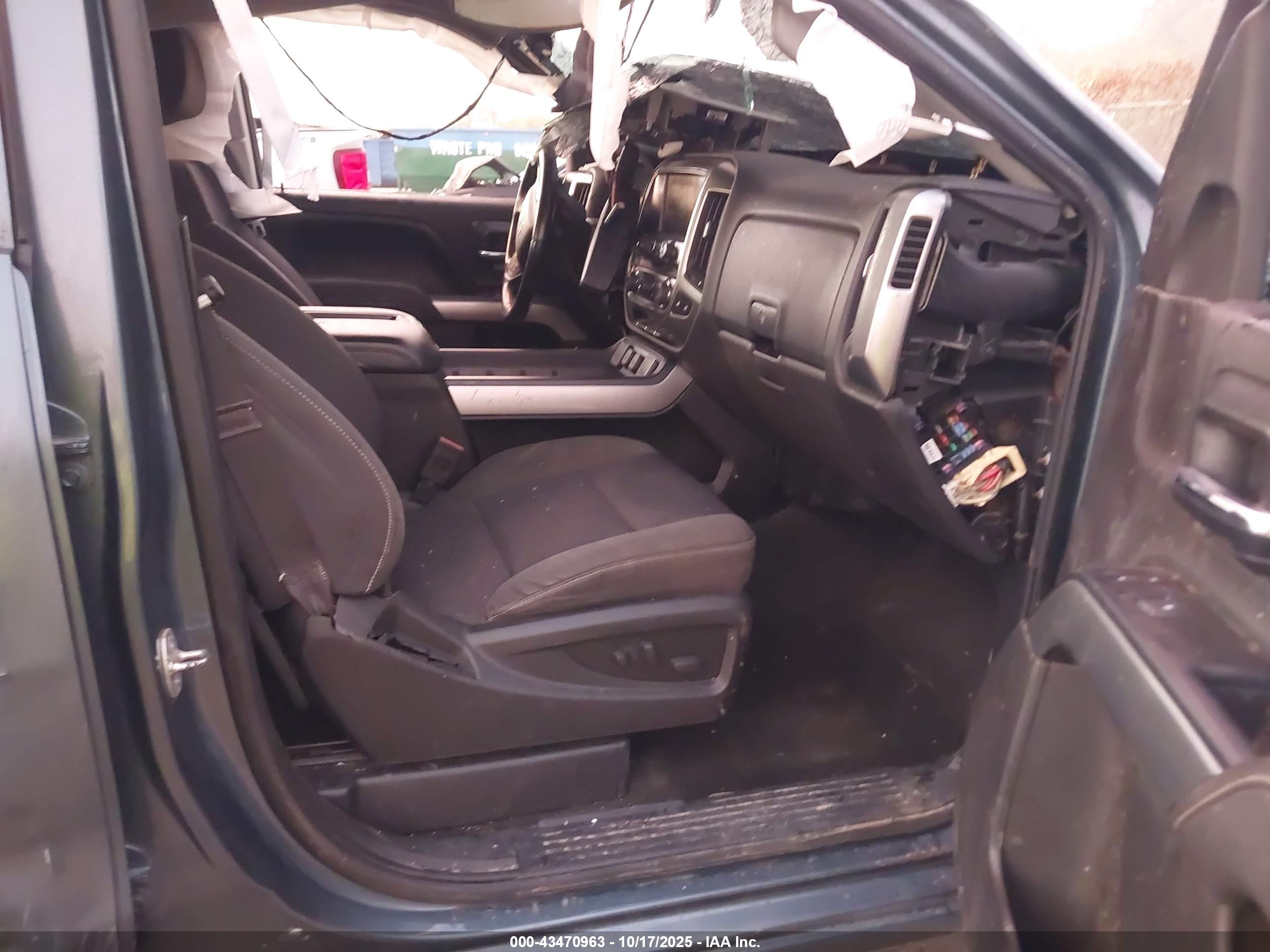 CHEVROLET SILVERADO image 5