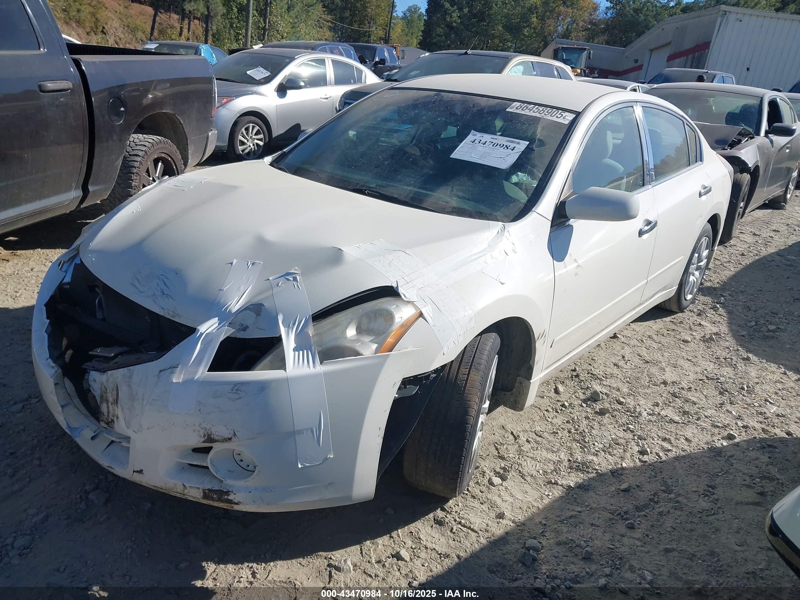 NISSAN ALTIMA image 2