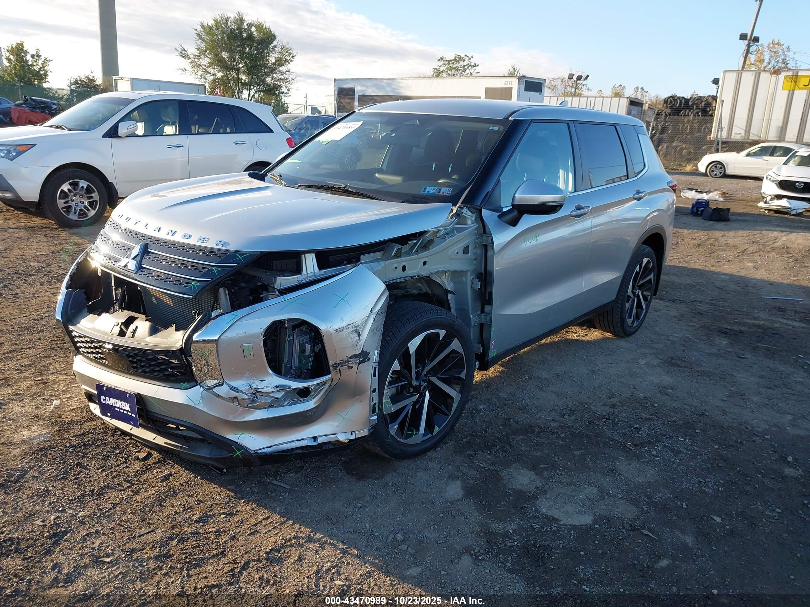 MITSUBISHI OUTLANDER image 6