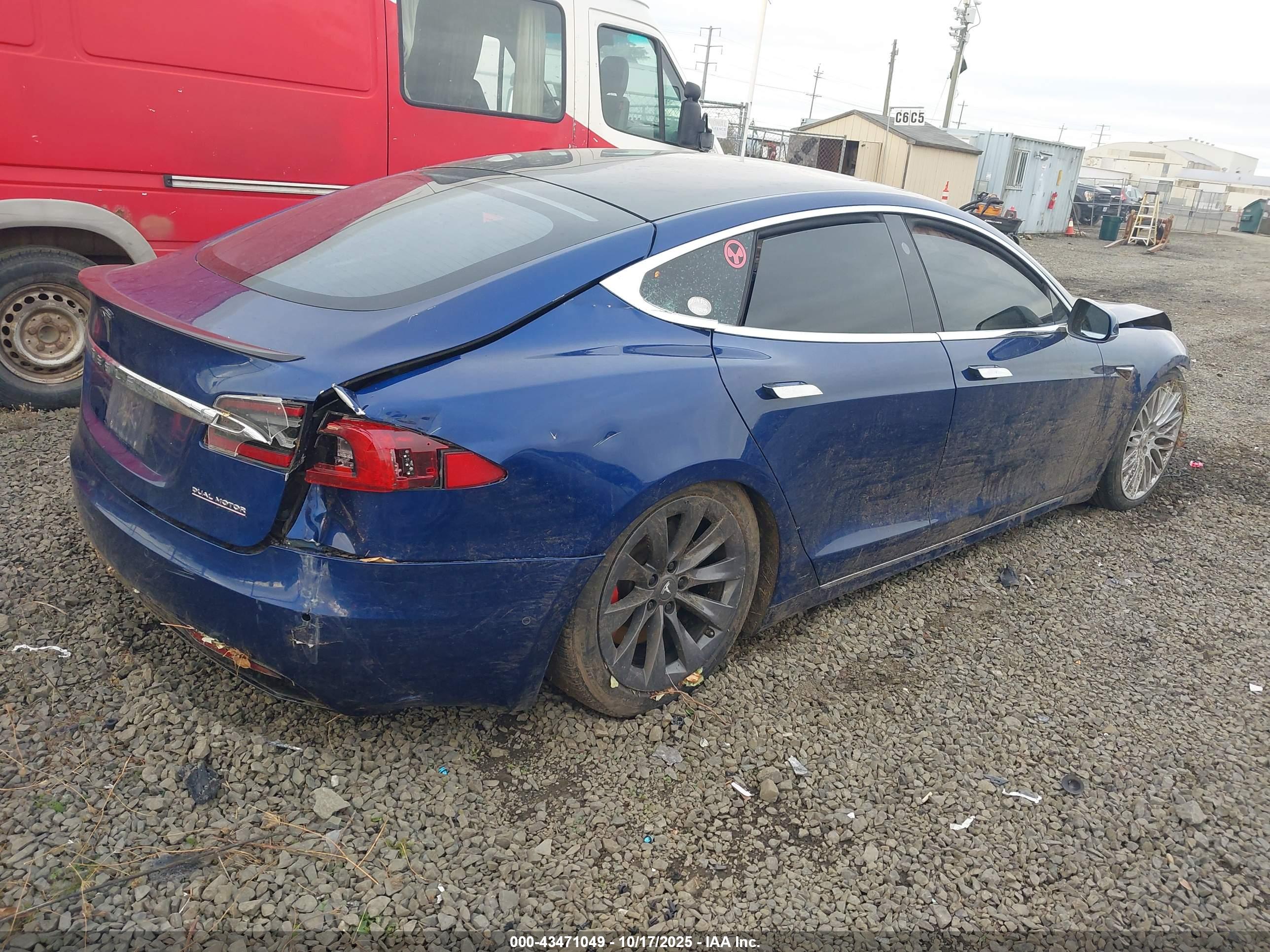 TESLA MODEL image 4